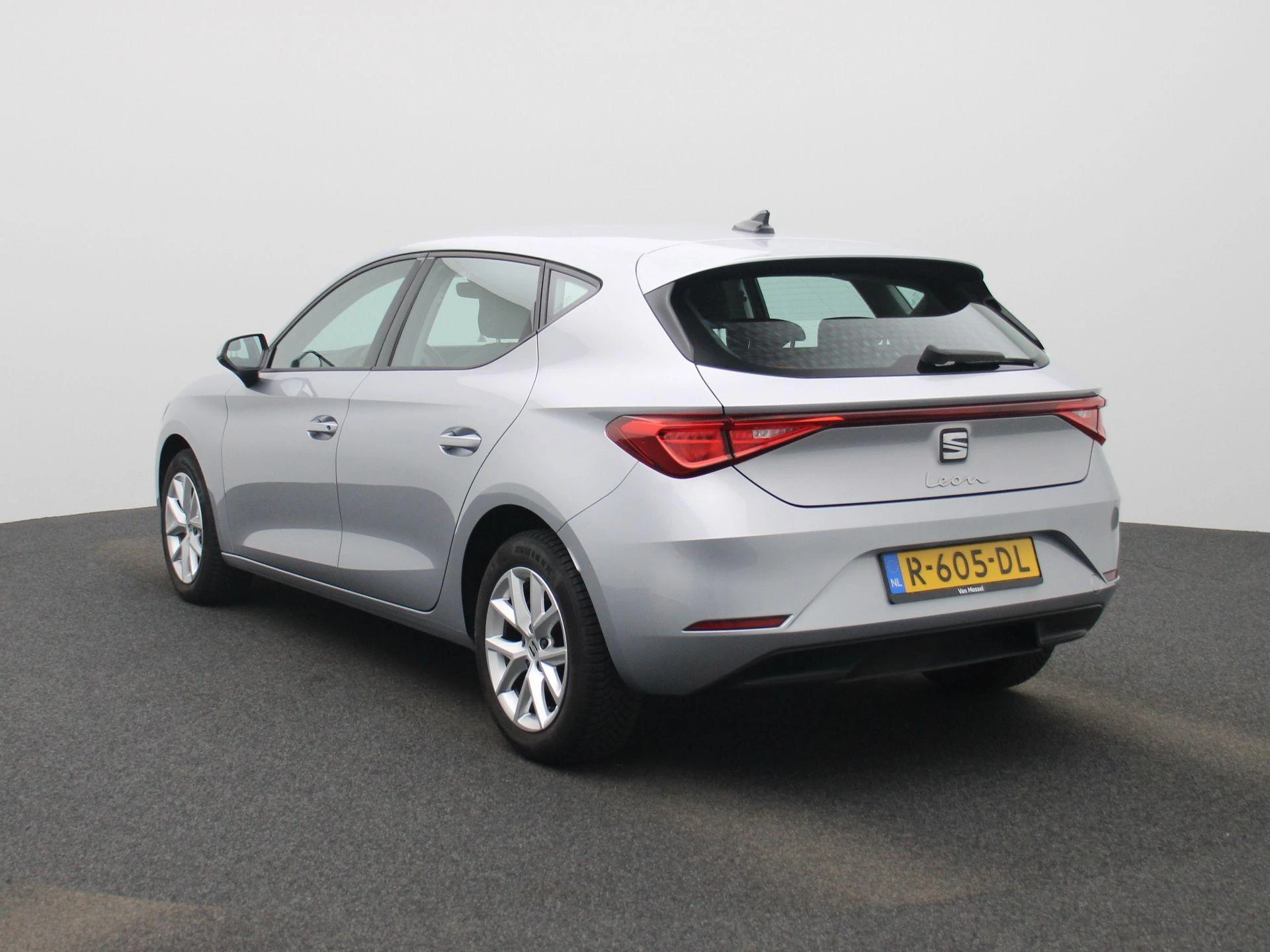 SEAT-Leon-image-1