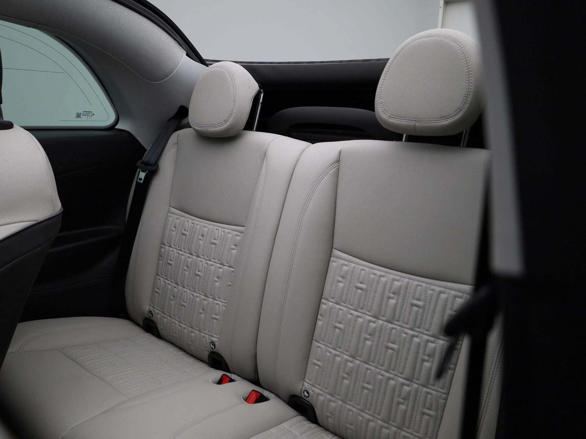 Fiat-500C-image-11