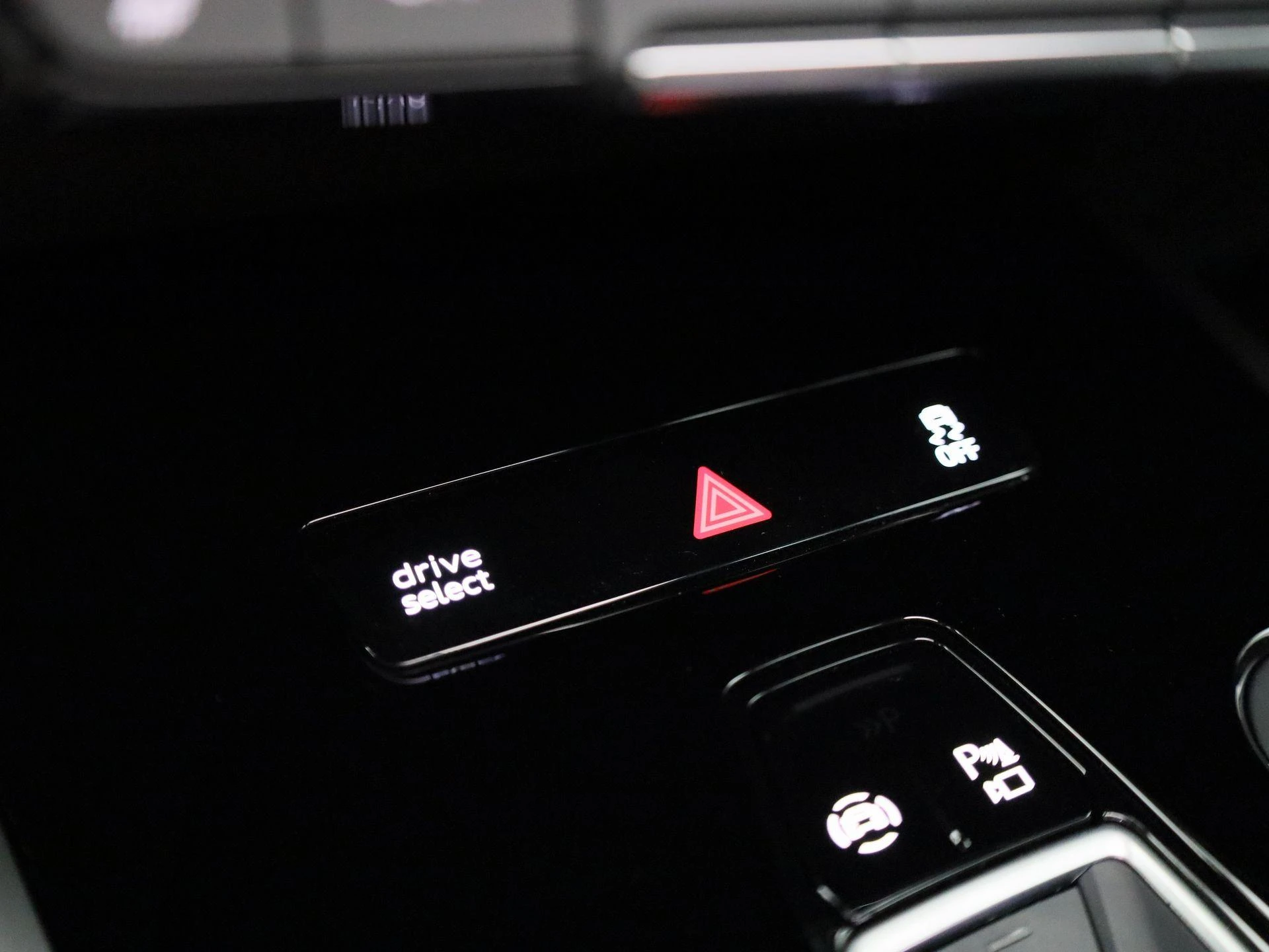 Audi-Q4 e-tron-image-28