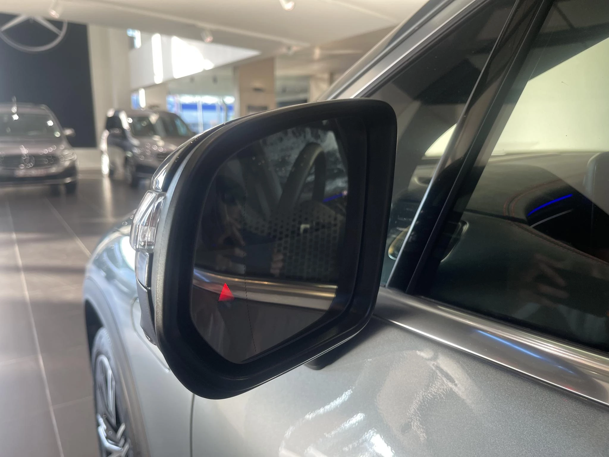 Mercedes-Benz-EQE-image-21