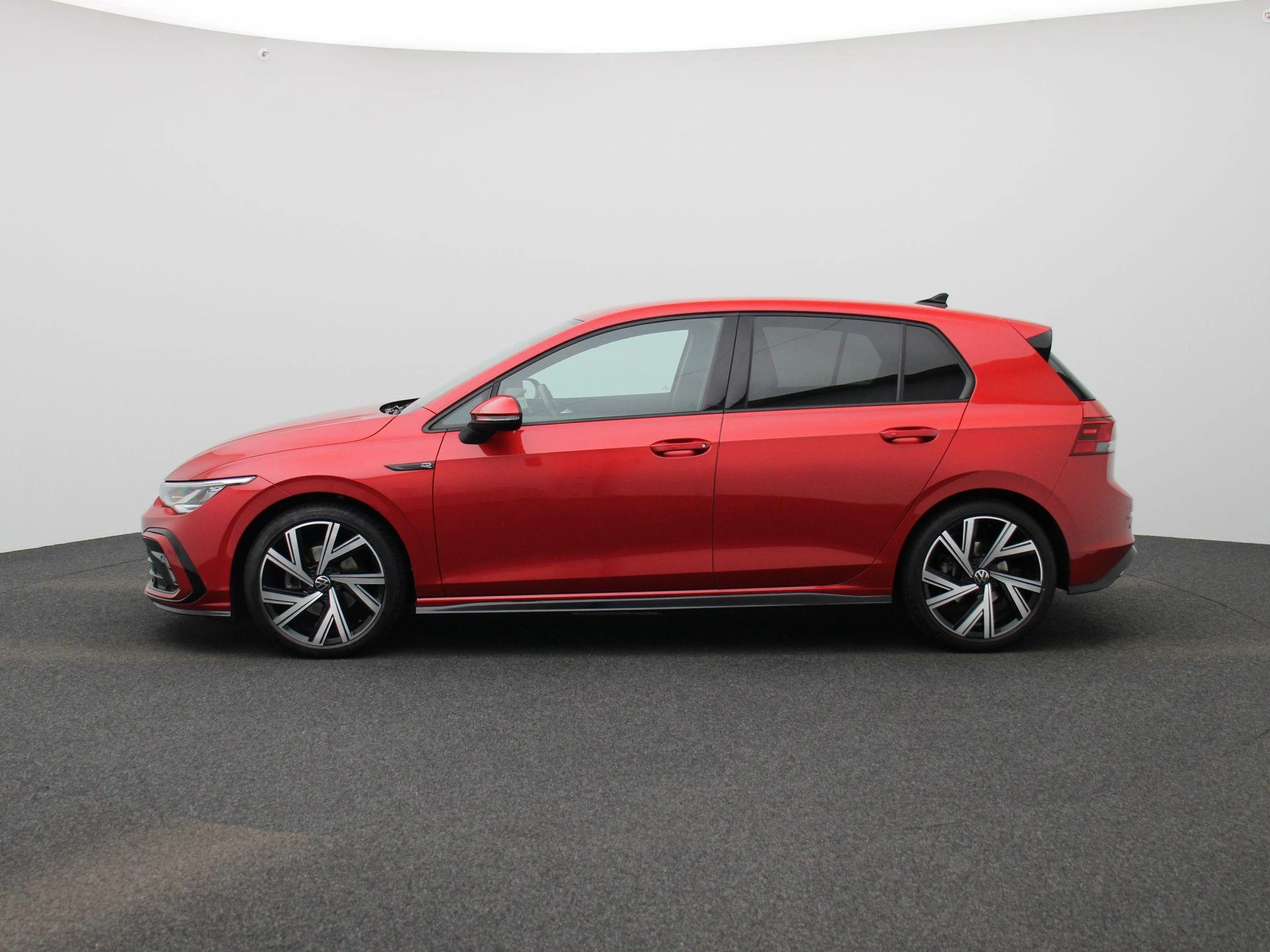 Volkswagen-Golf-image-3
