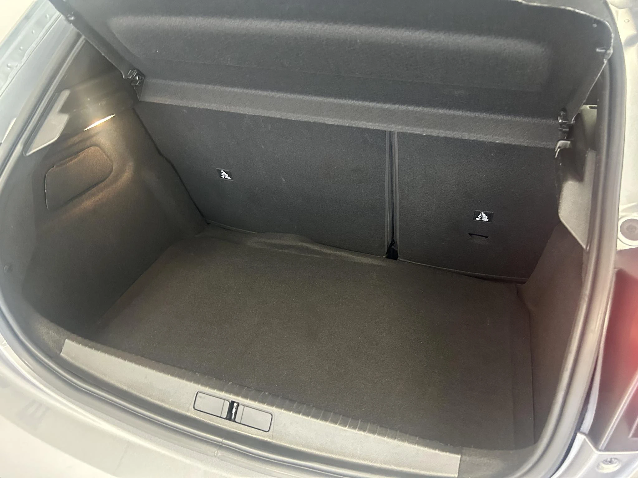 Peugeot-208-image-18