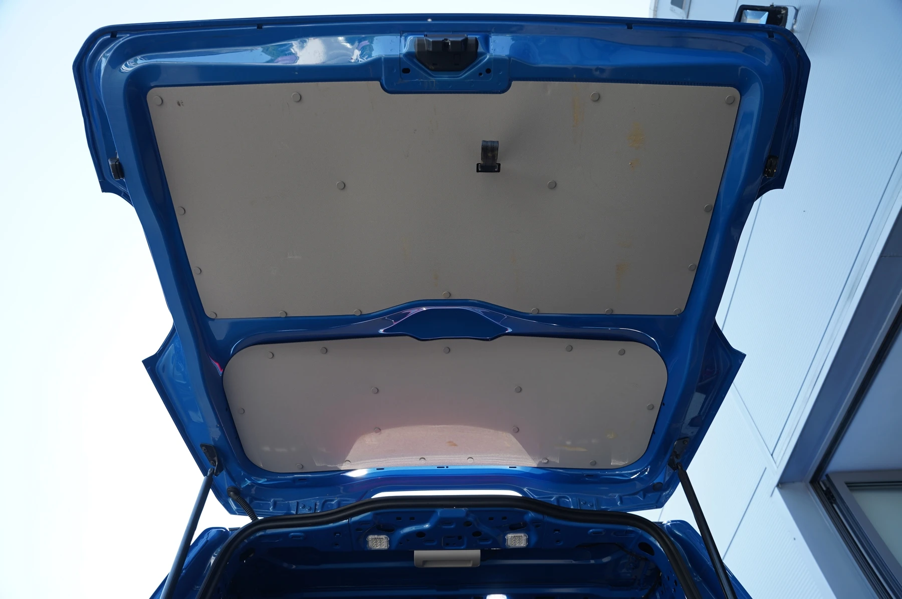 Volkswagen-Transporter-image-32