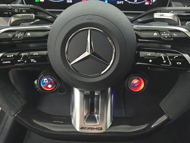 Mercedes-Benz C-Klasse 63 S AMG T E PERFOR. KERAMIKBREM.NP €141.646,- AMG Line