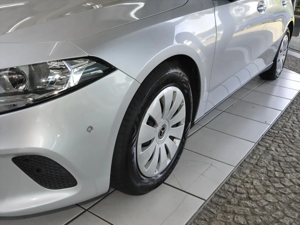 Mercedes-Benz-A-Klasse 180 d-image-5