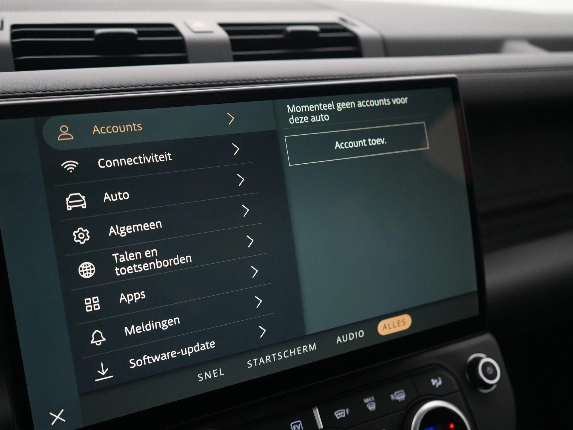 Land Rover-Defender-image-22