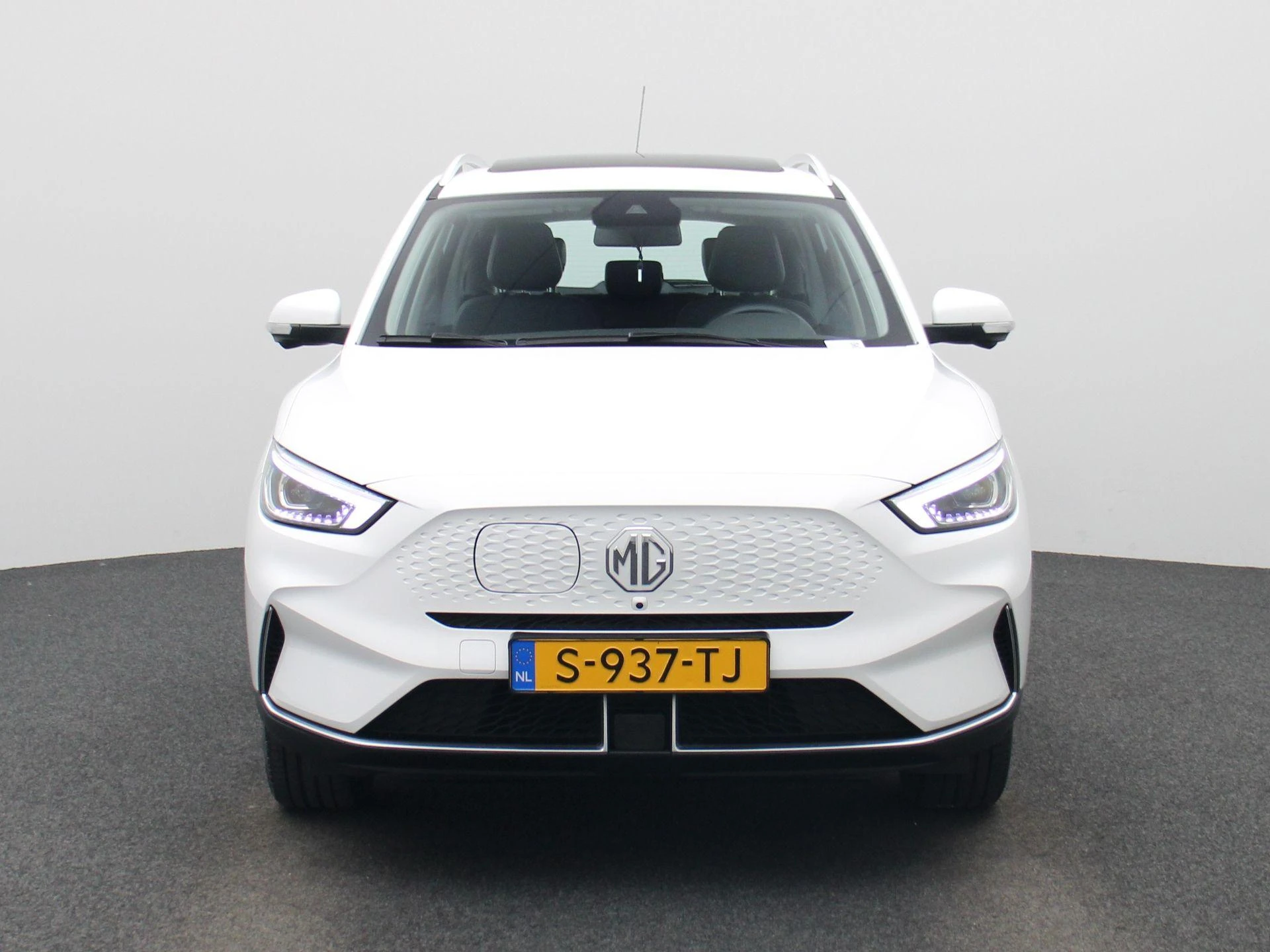MG-ZS EV-image-2