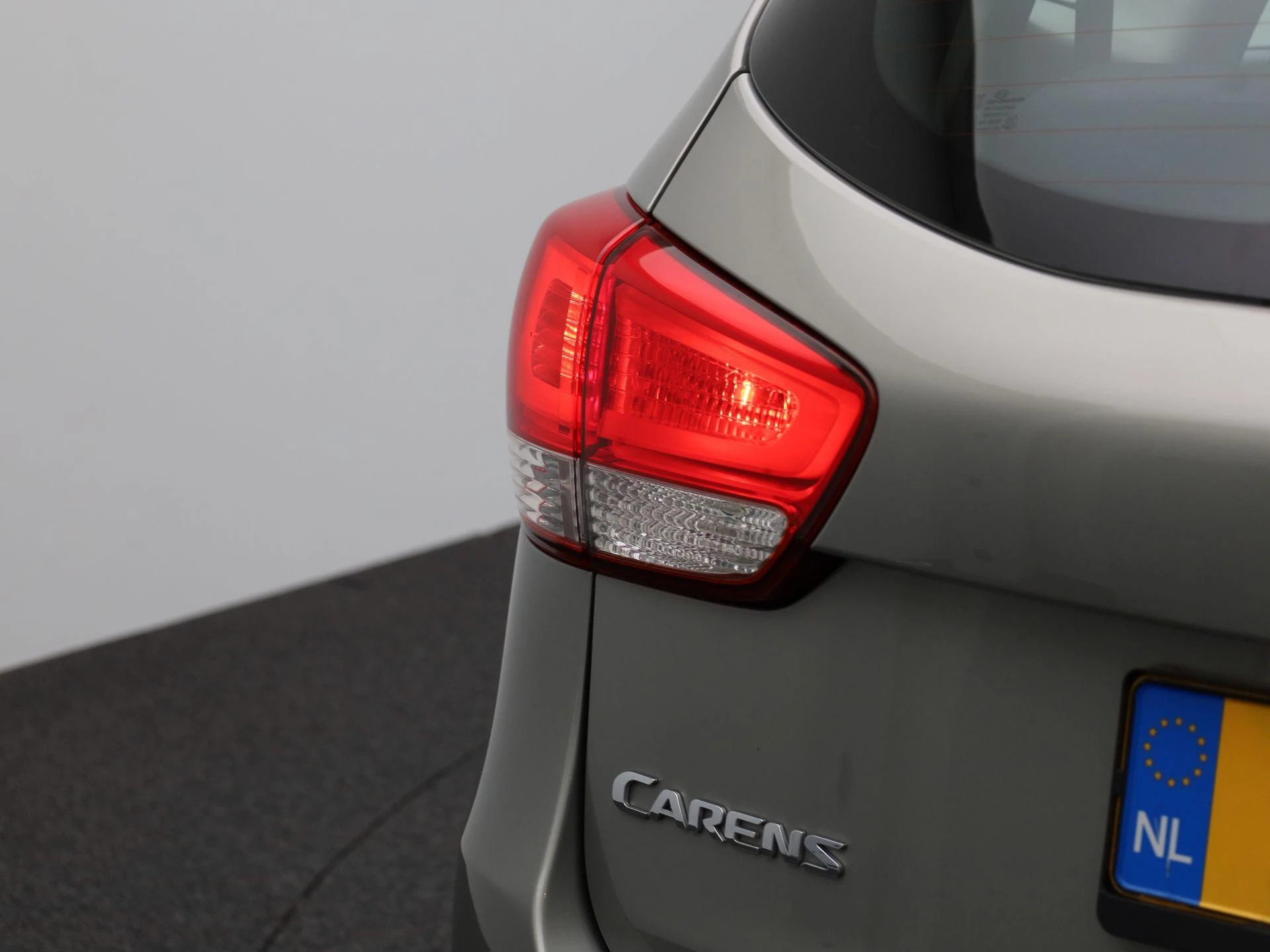 Kia-Carens-image-40