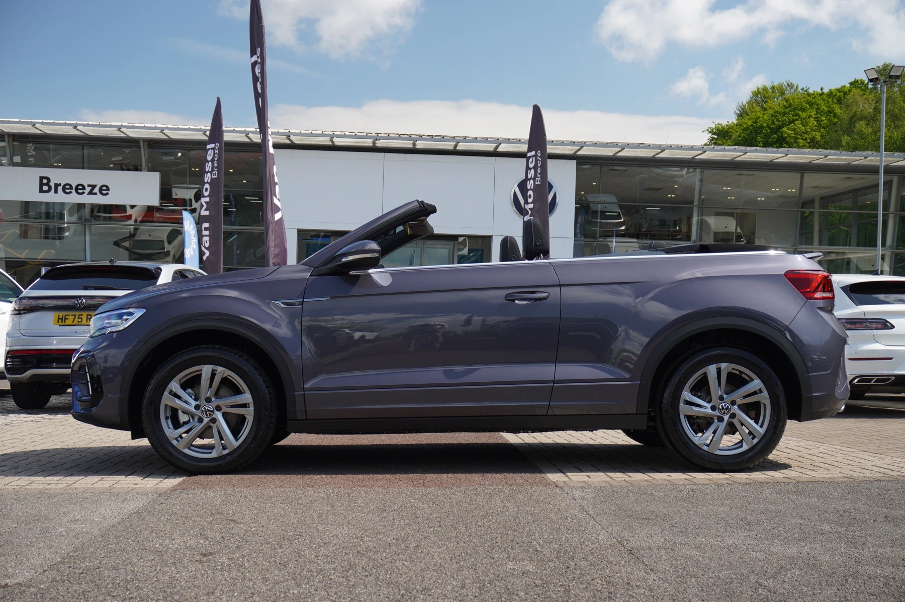 Volkswagen-T-Roc-image-13
