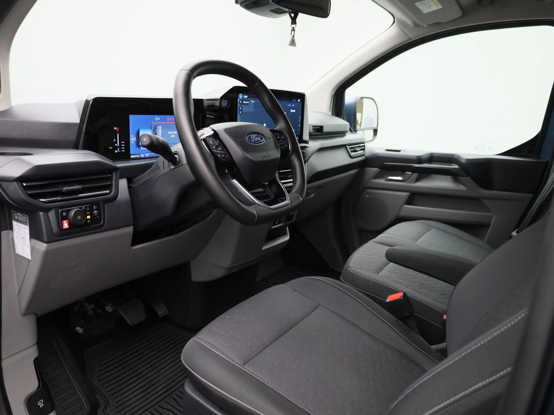Ford-Transit Custom-image-32