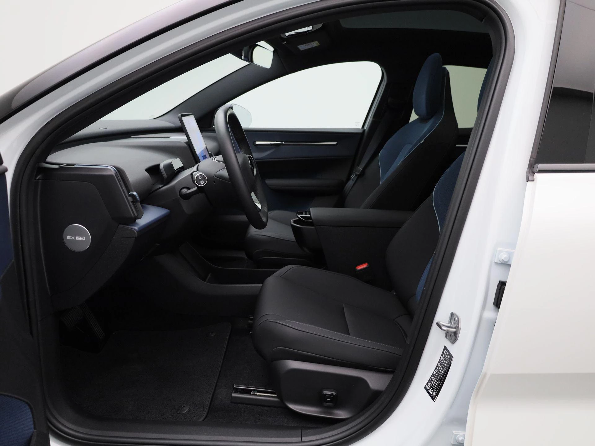 Volvo-EX30-image-8