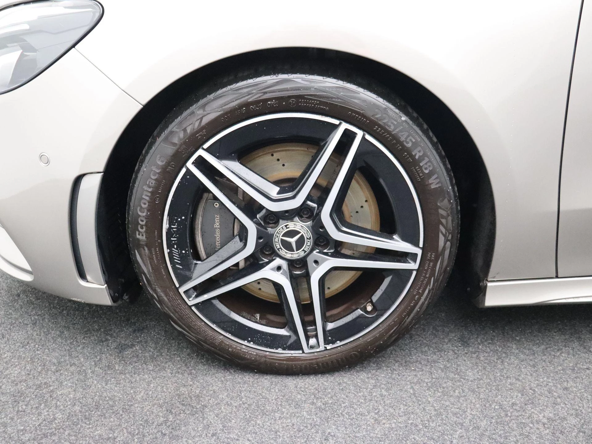 Mercedes-Benz B-Klasse 250 AMG Line + 224 PK + CARPLAY + NIGHTPAKKET +
