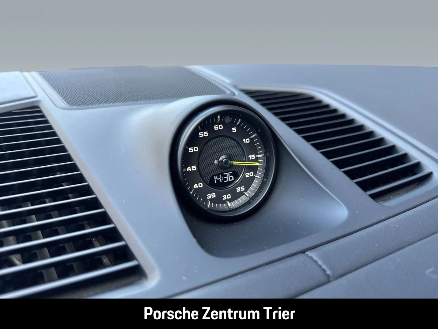 Porsche-Cayenne-image-17