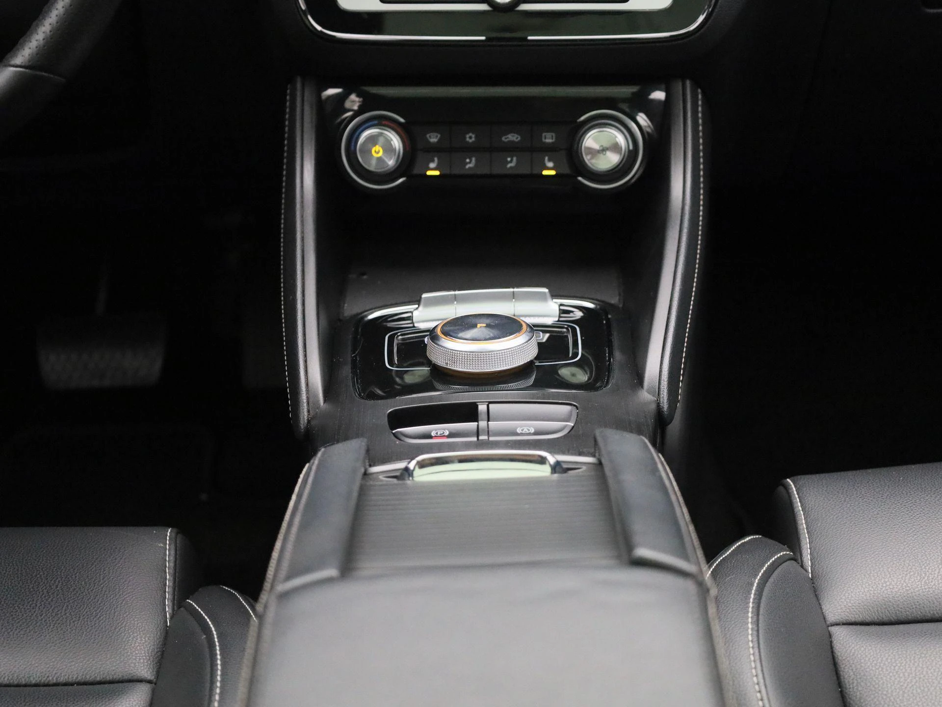 MG-ZS EV-image-8