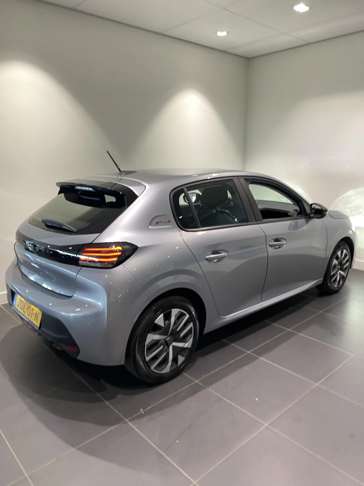Peugeot-208-image-3