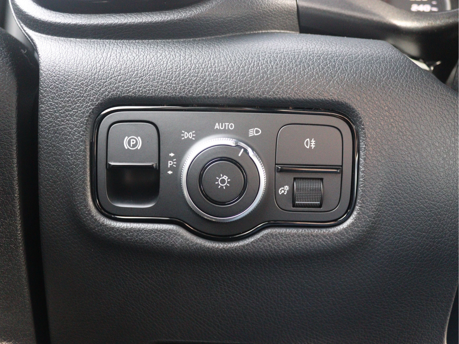 Mercedes-Benz Vito 116 CDI L2 Pro D.C. | CLIMA/NAVI/360˚ CAMERA/2.500KG AHW | Certified