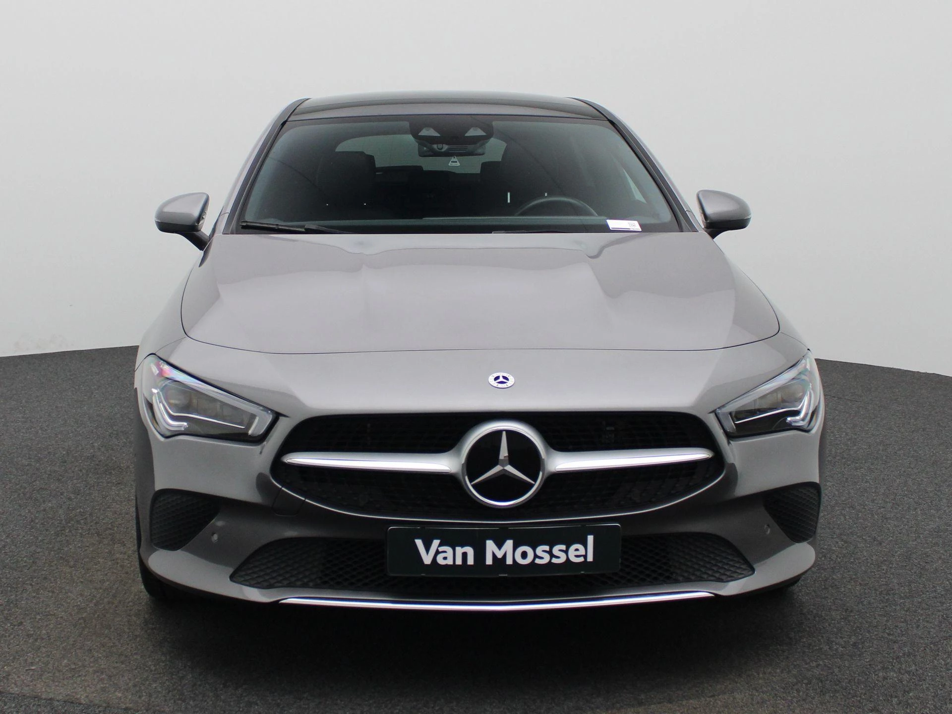 Mercedes-Benz-CLA-image-4