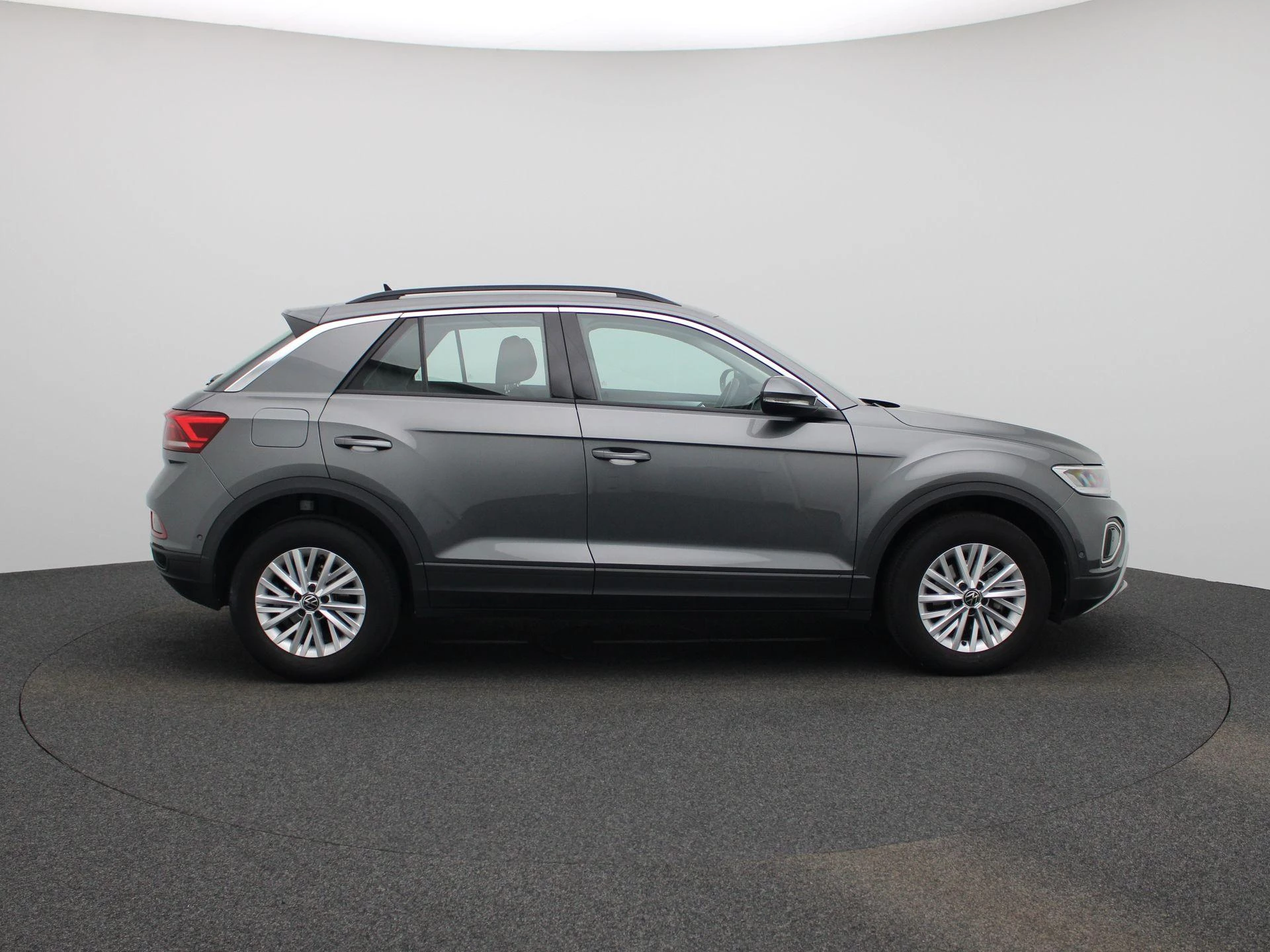 Volkswagen-T-Roc-image-5