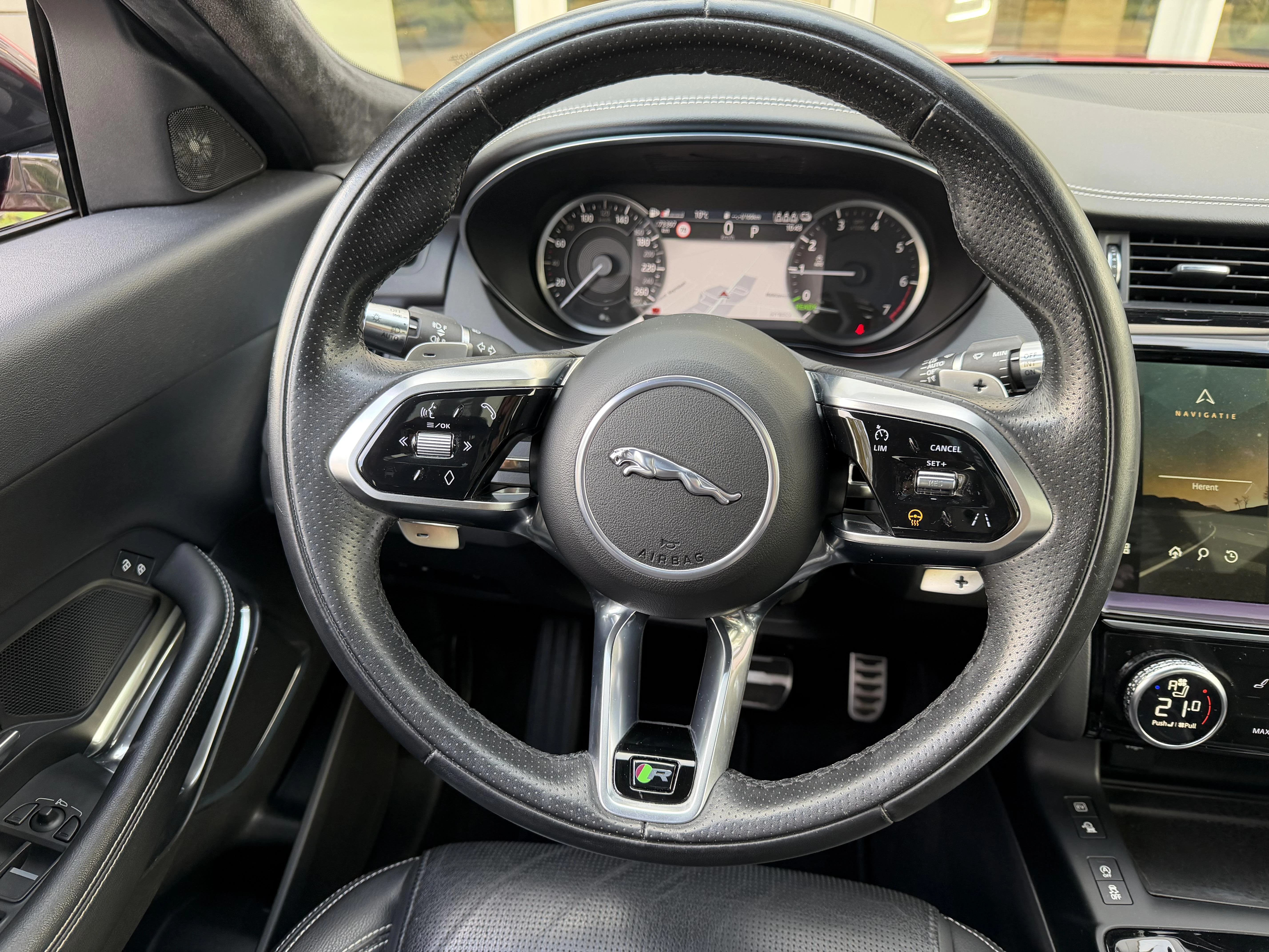 Jaguar-E-PACE-image-12