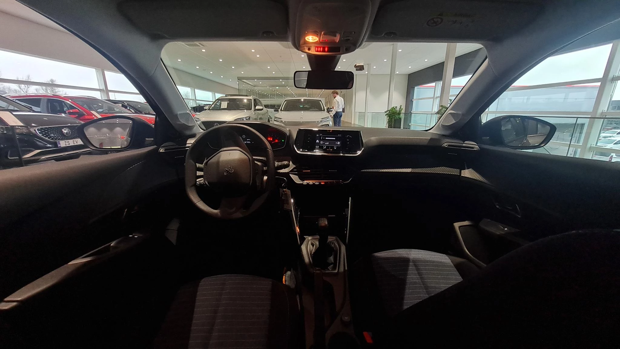 Peugeot-208-image-18