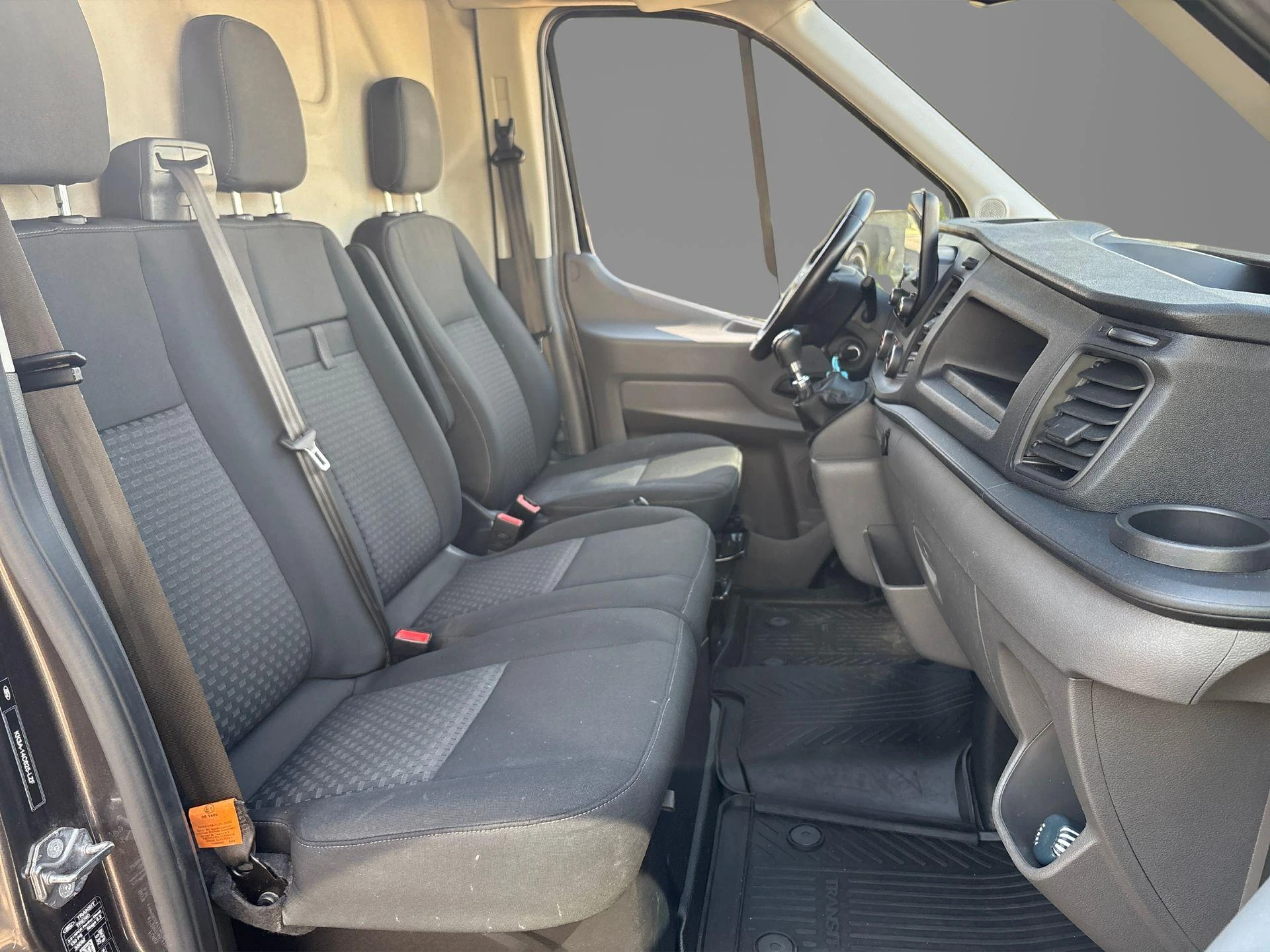 Ford-Transit-image-28