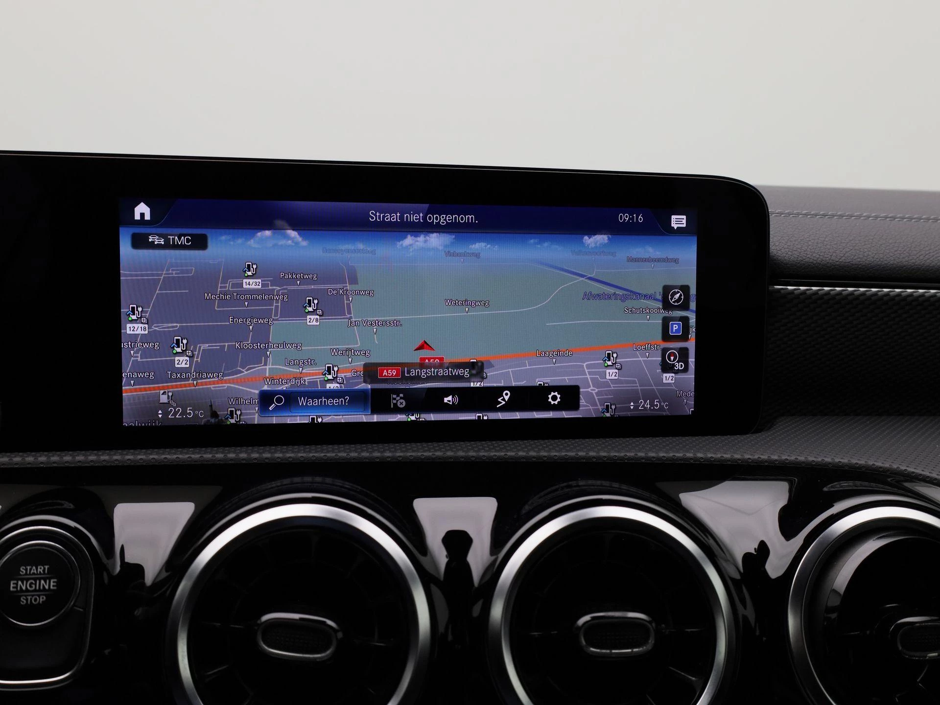 Mercedes-Benz-CLA-image-16