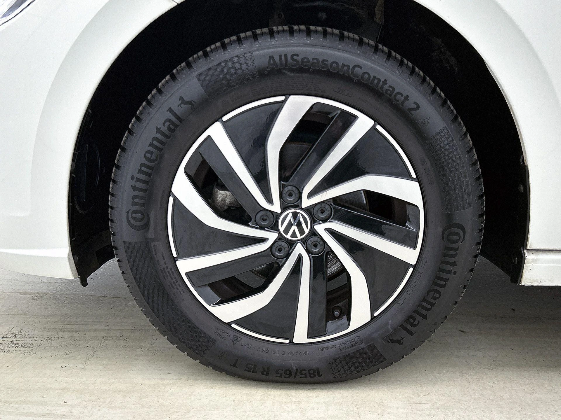 Volkswagen-Polo-image-34