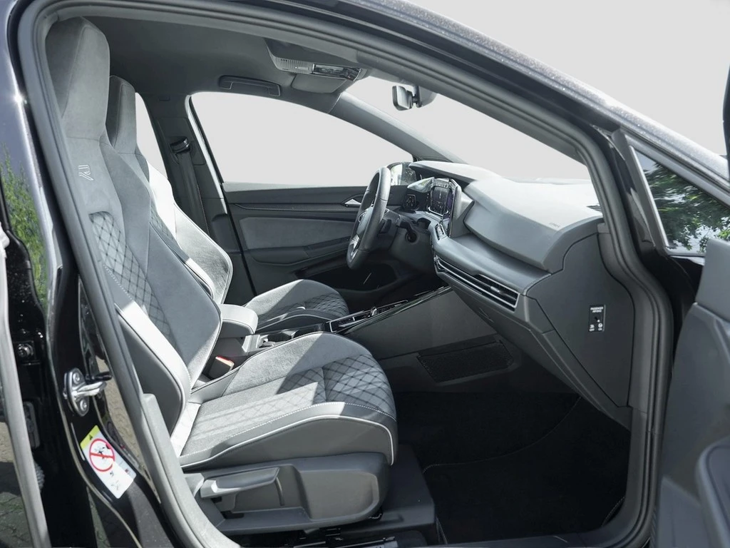 Volkswagen-Golf-image-7