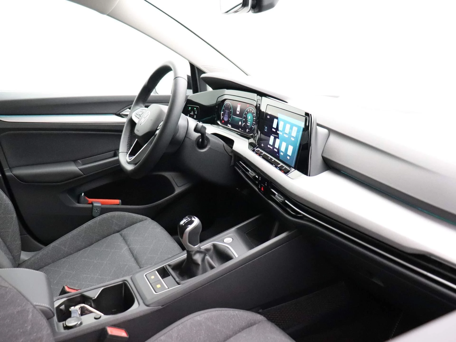 Volkswagen-Golf-image-33