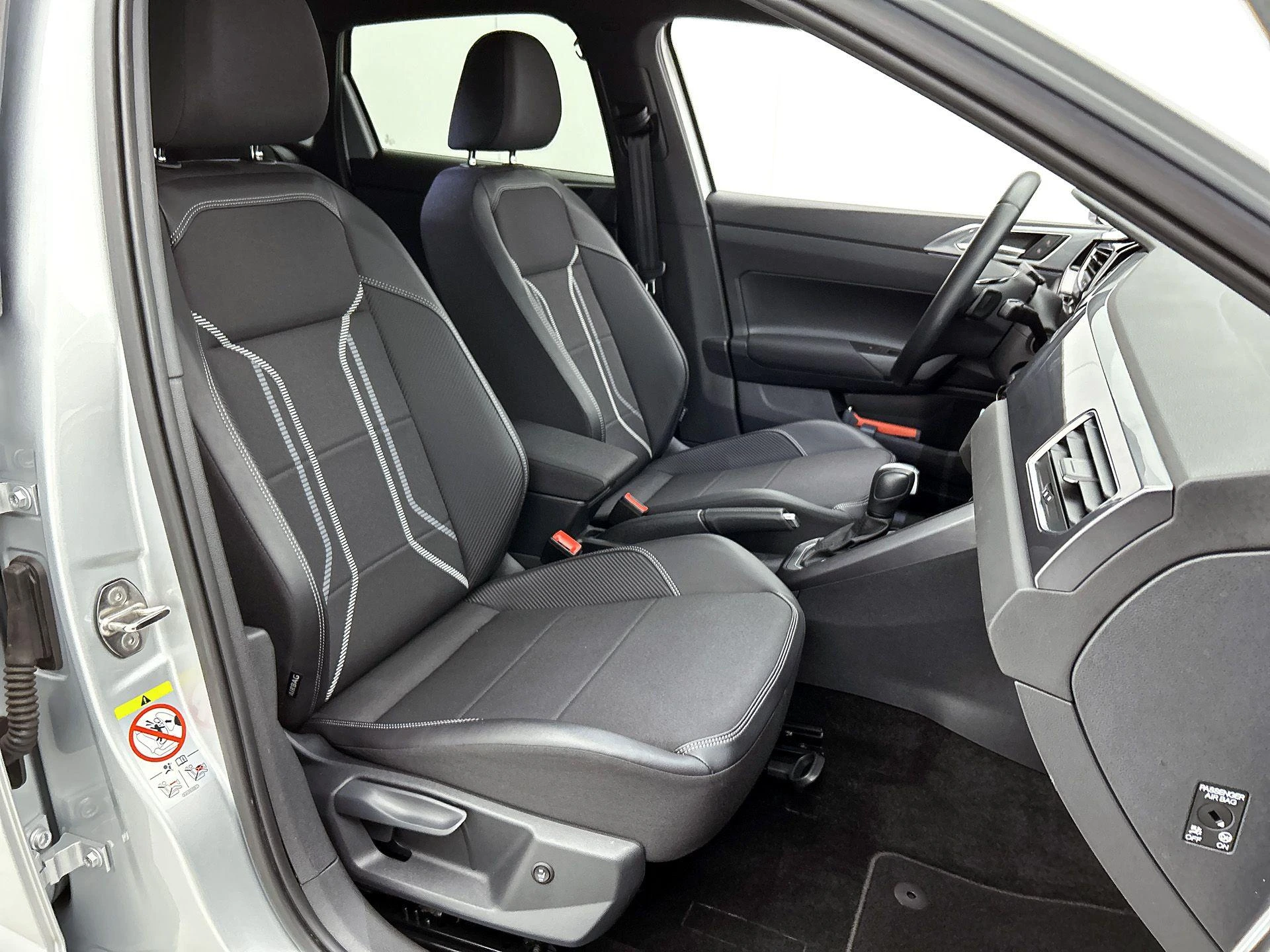 Volkswagen-Polo-image-37