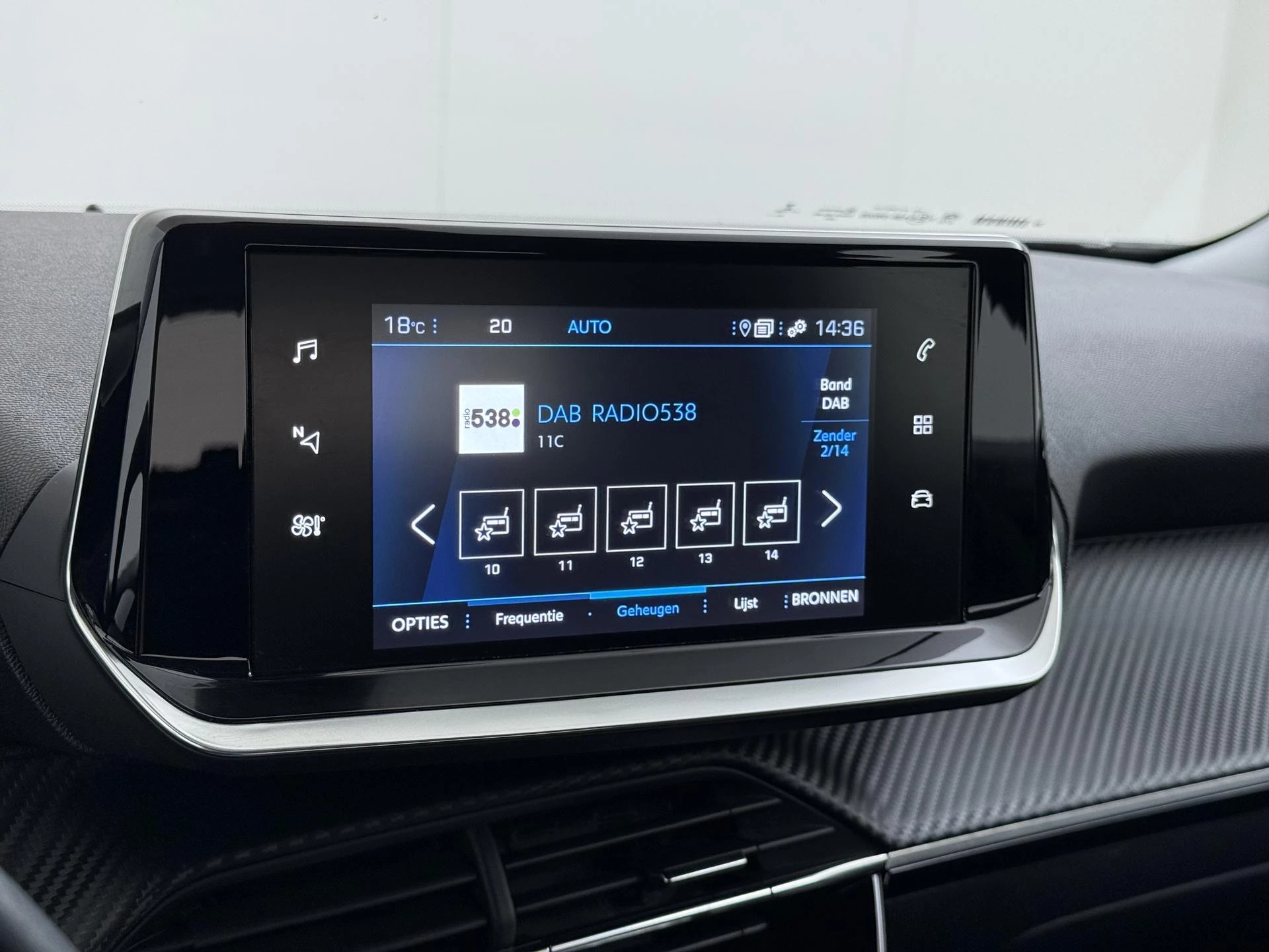Peugeot-2008-image-21