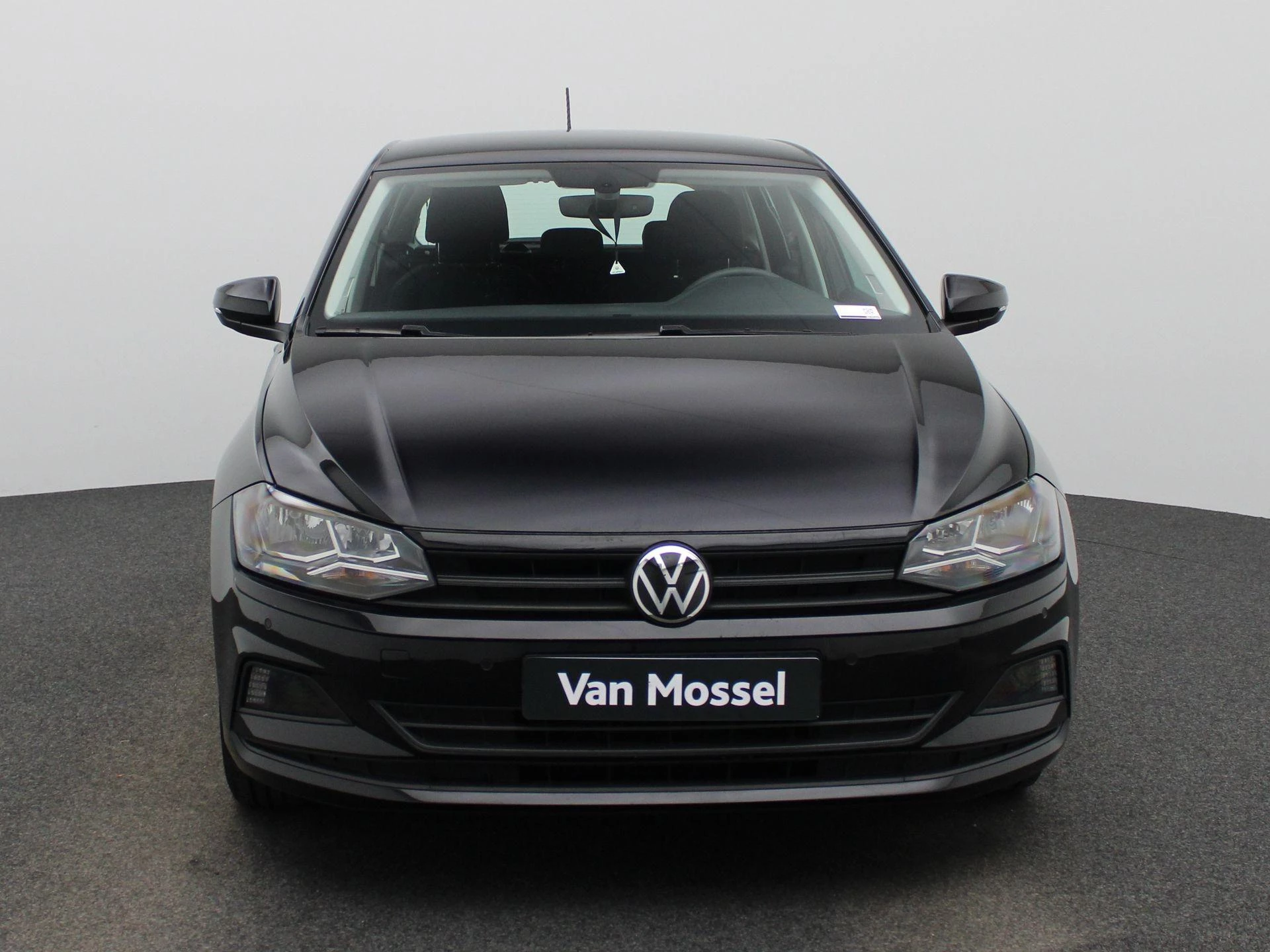 Volkswagen-Polo-image-3