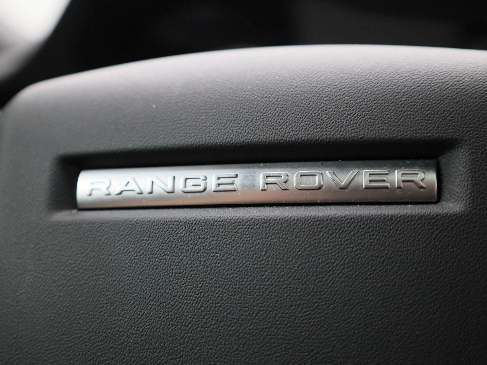 Land Rover Range Rover Evoque D165 MHEV AWD Auto R-Dynamic
