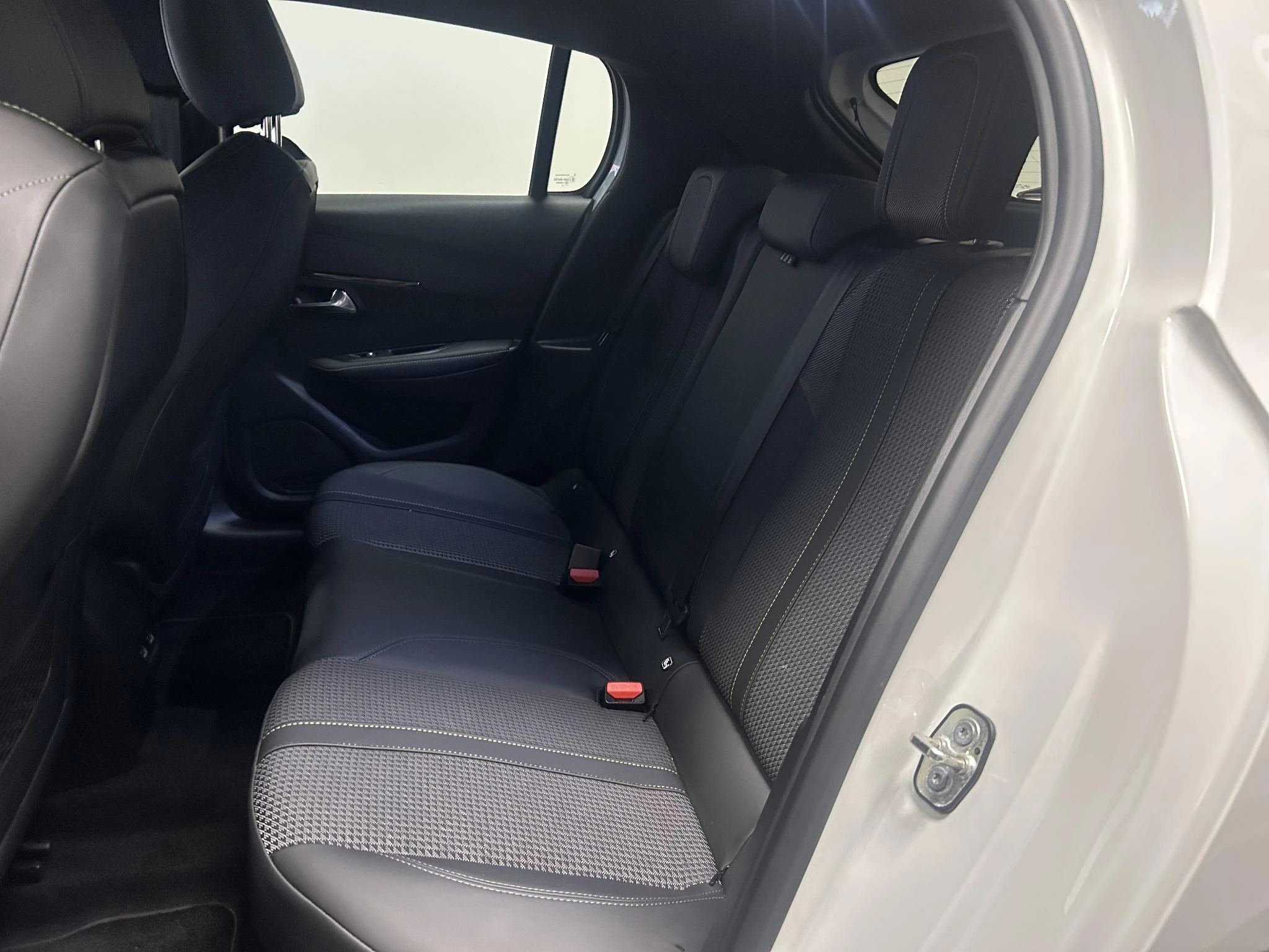 Peugeot-208-image-17