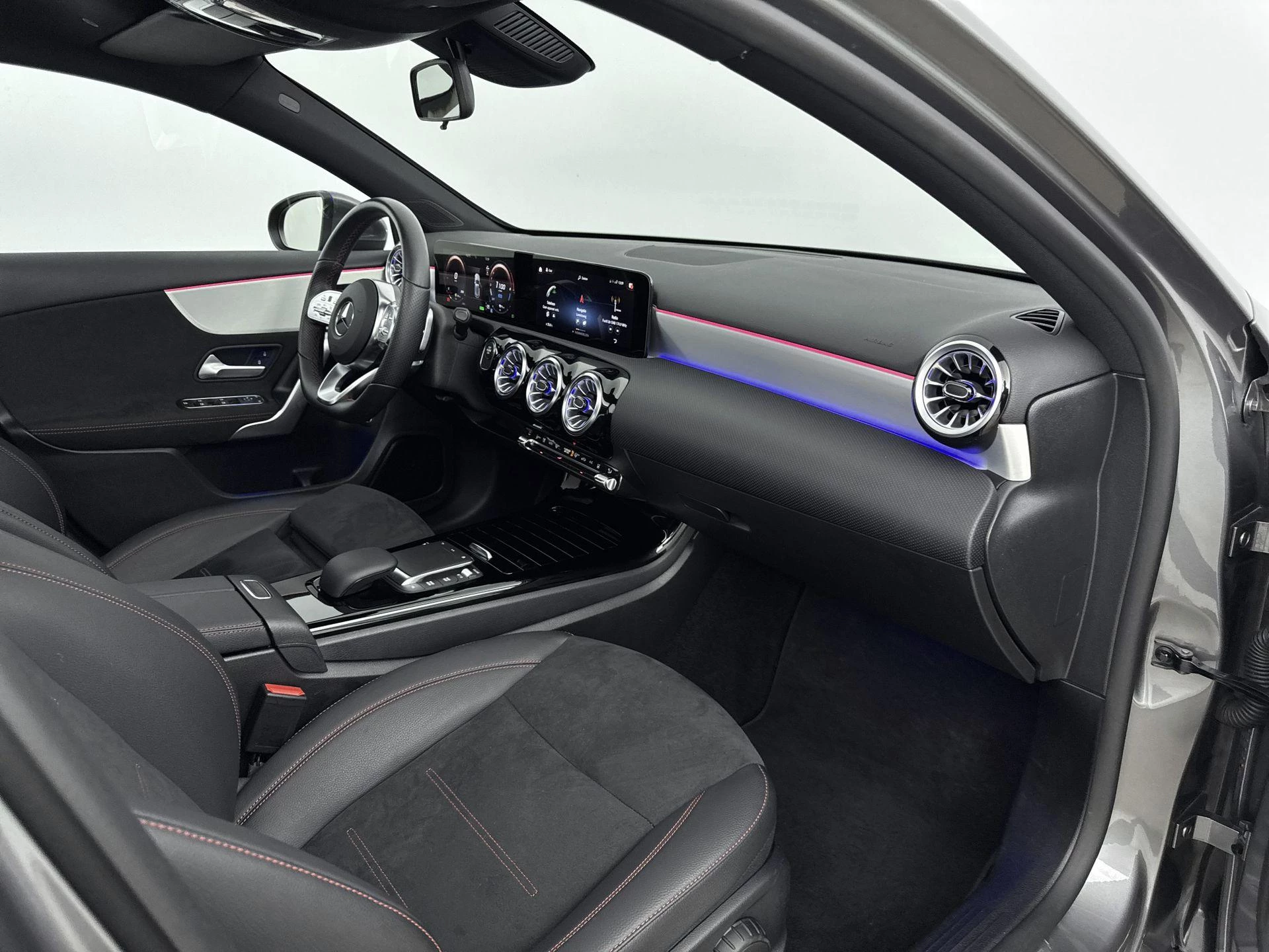 Mercedes-Benz-A-Klasse-image-16