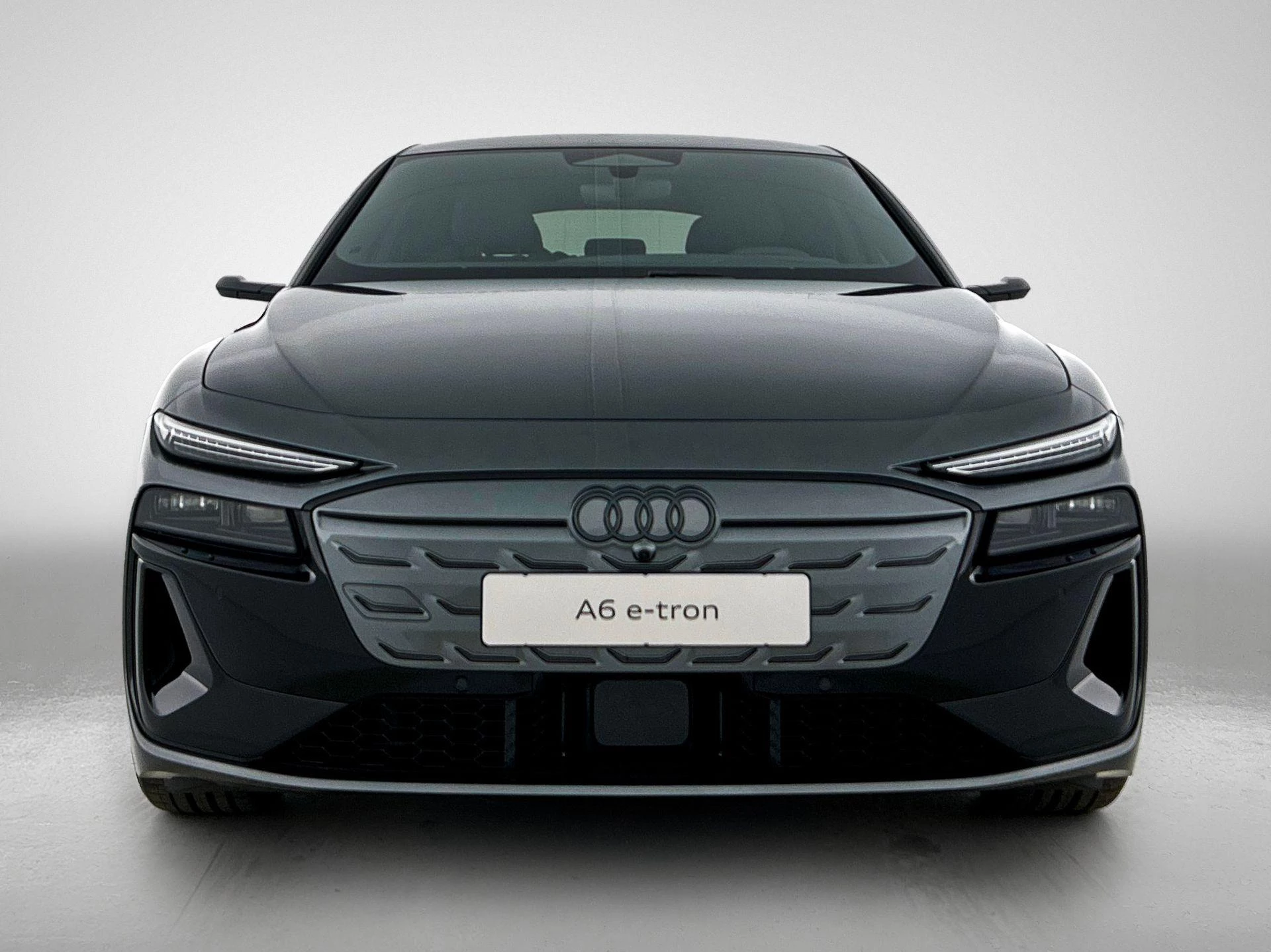 Audi-A6 Avant e-tron-image-4