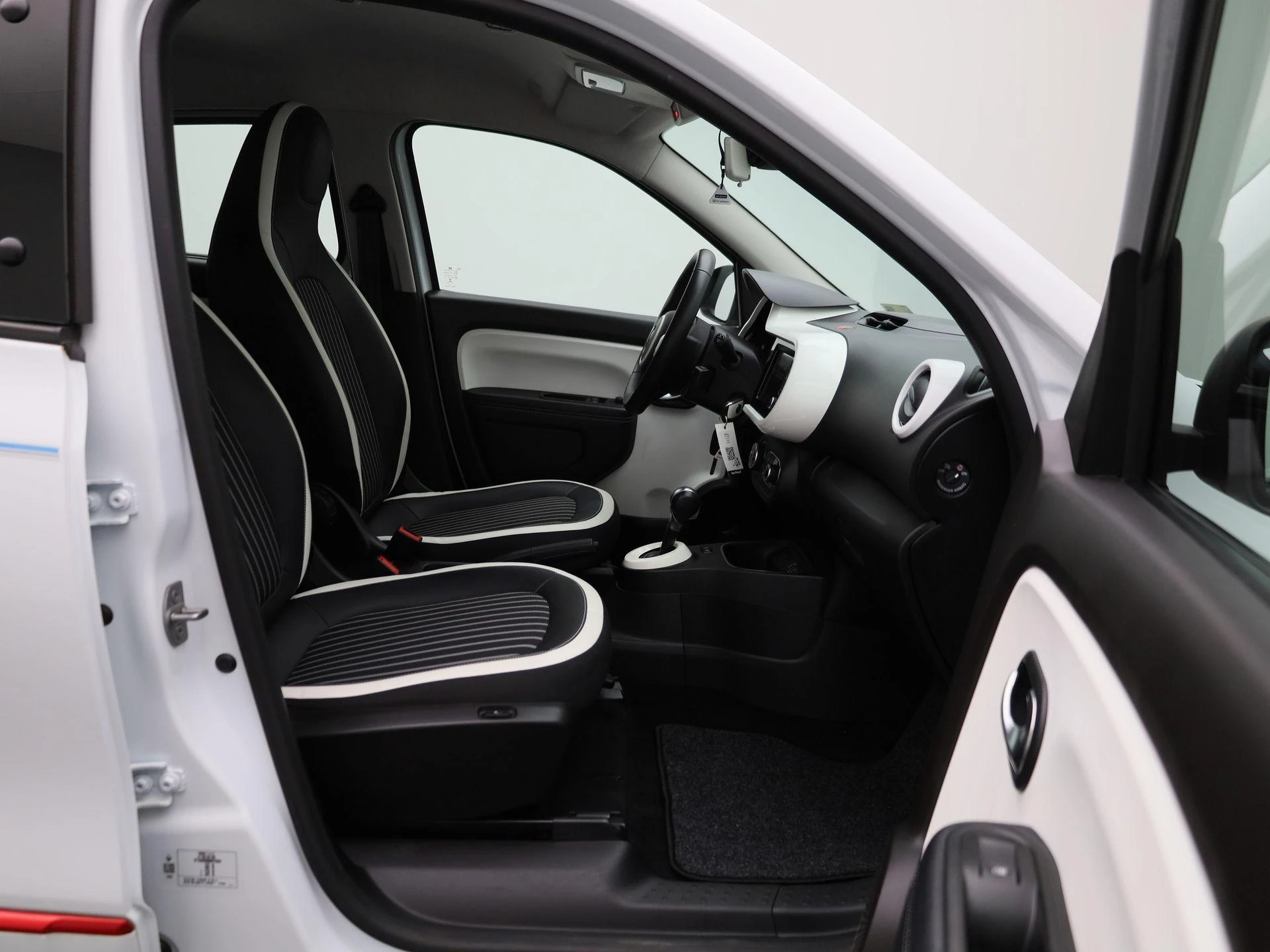Renault-Twingo-image-35