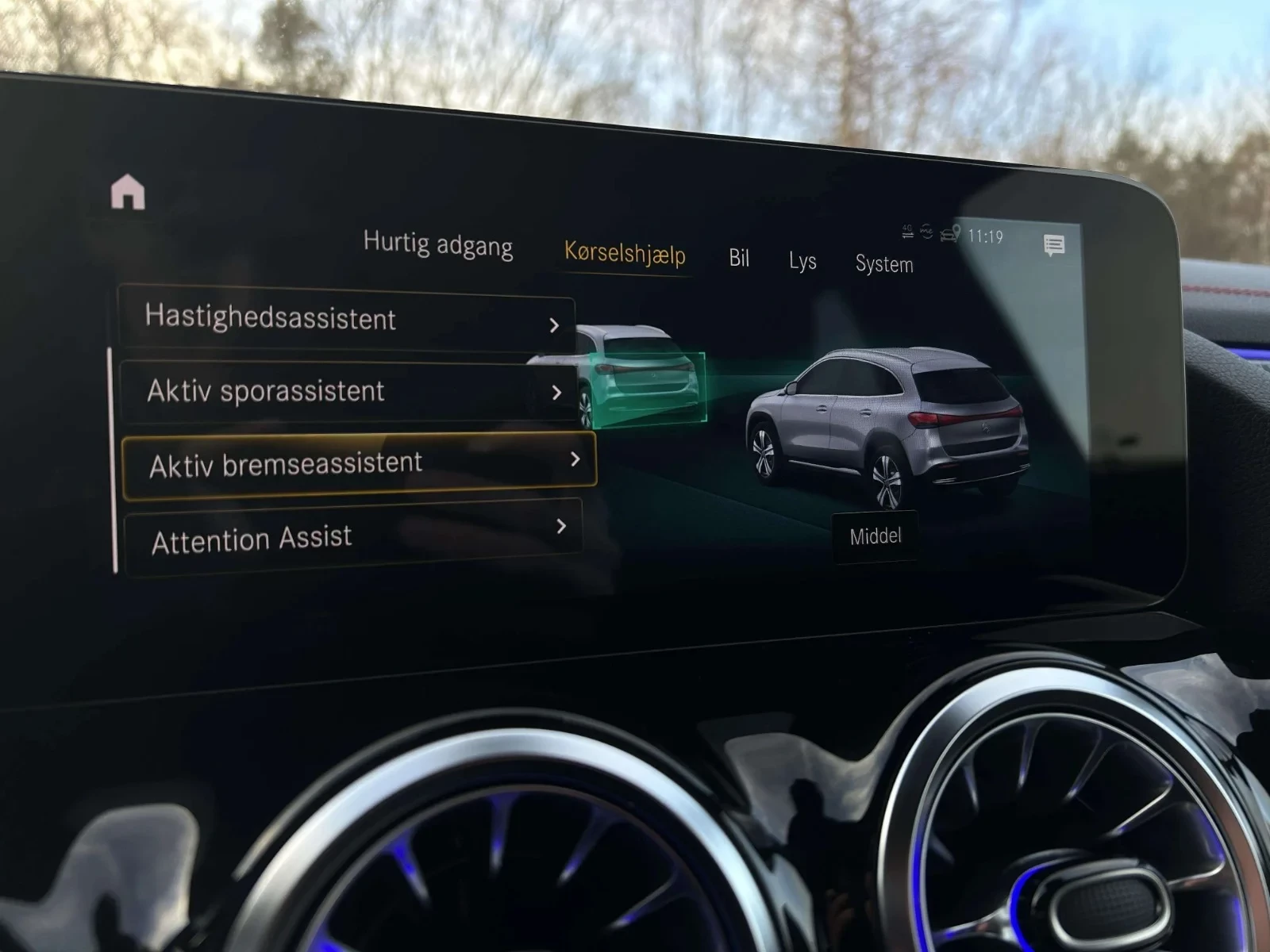 Mercedes-Benz-EQA-image-15