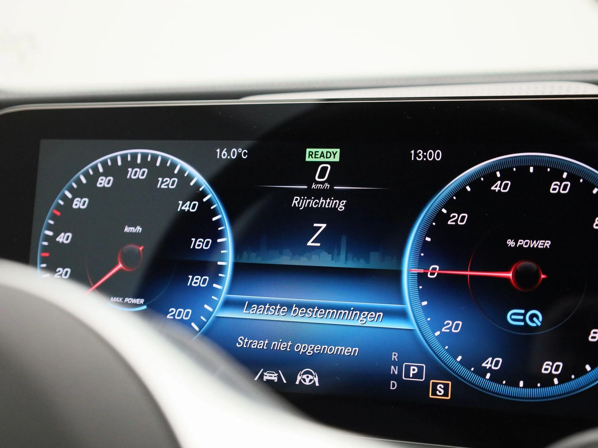 Mercedes-Benz-EQC-image-29