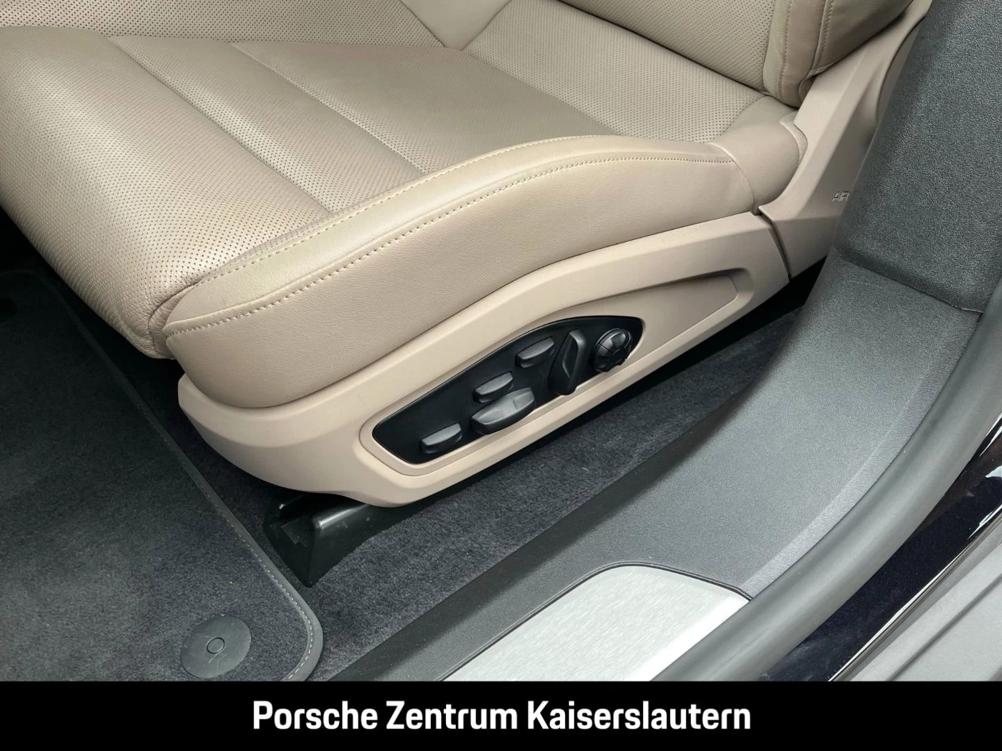 Porsche Taycan 4S Sport Turismo Burmester Surround-View -