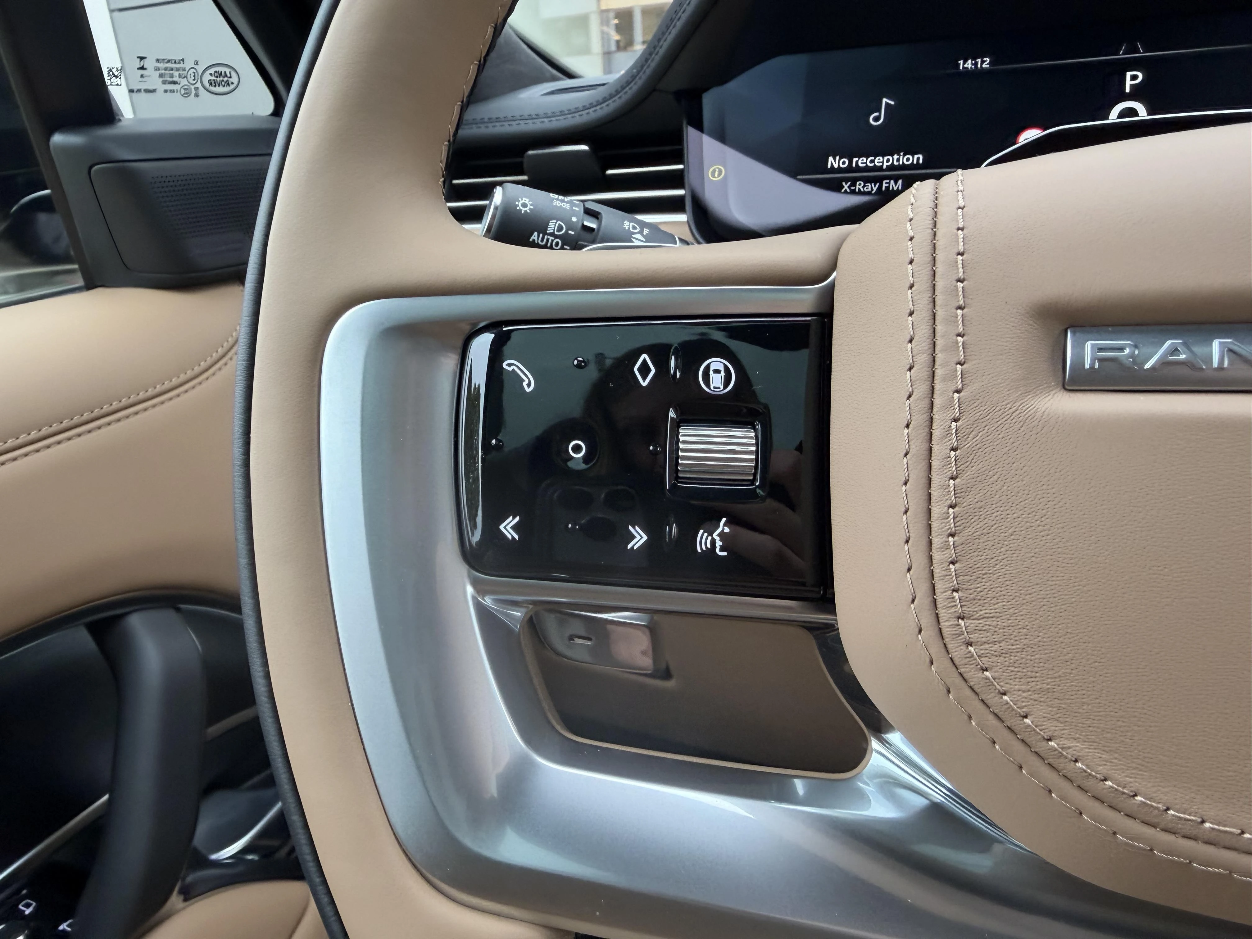 Land Rover-Range Rover-image-16
