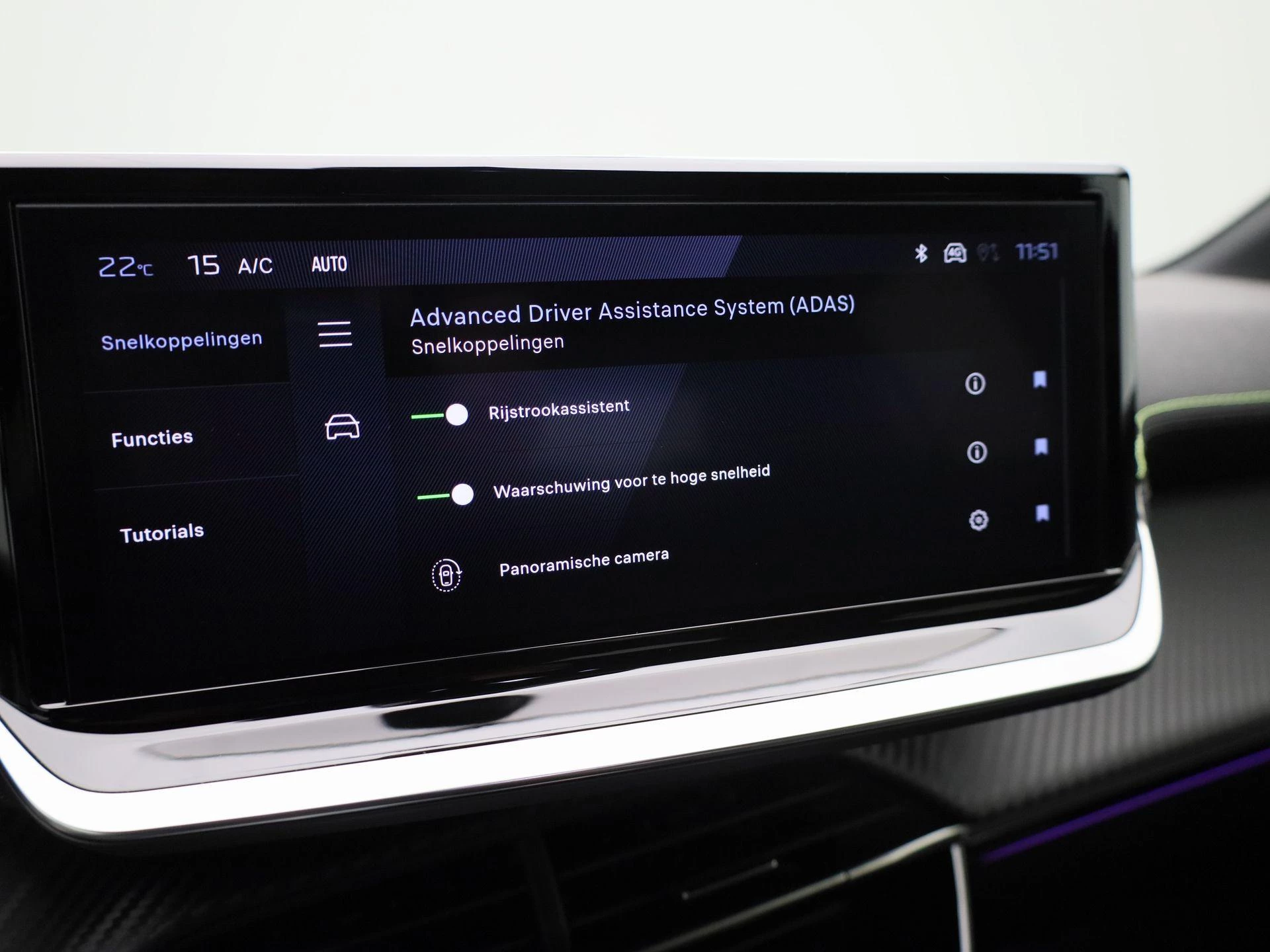 Peugeot-208-image-19