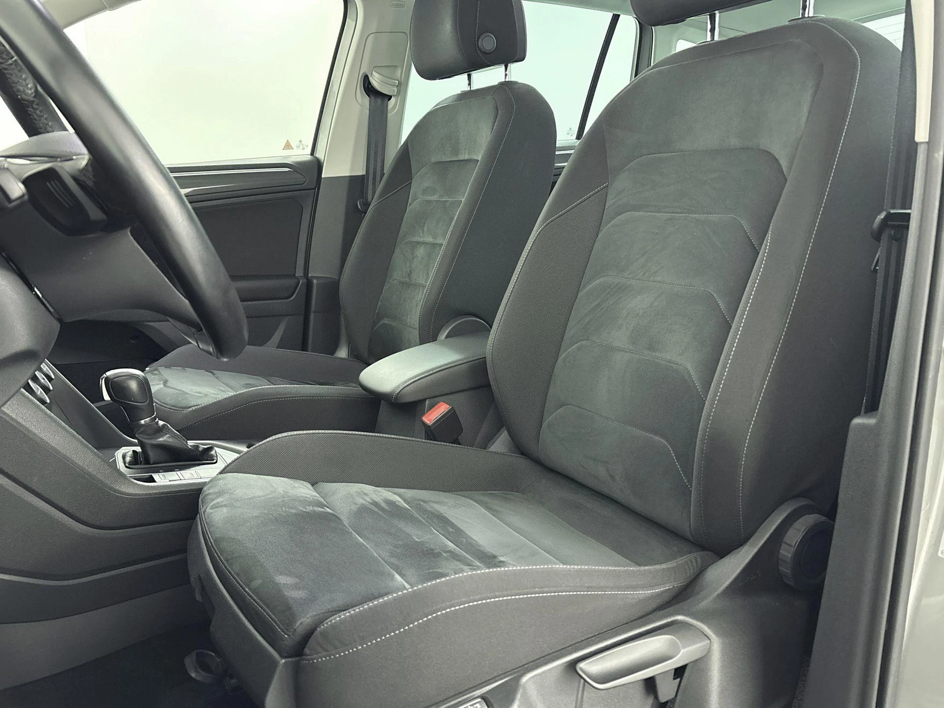 Volkswagen-Tiguan-image-28