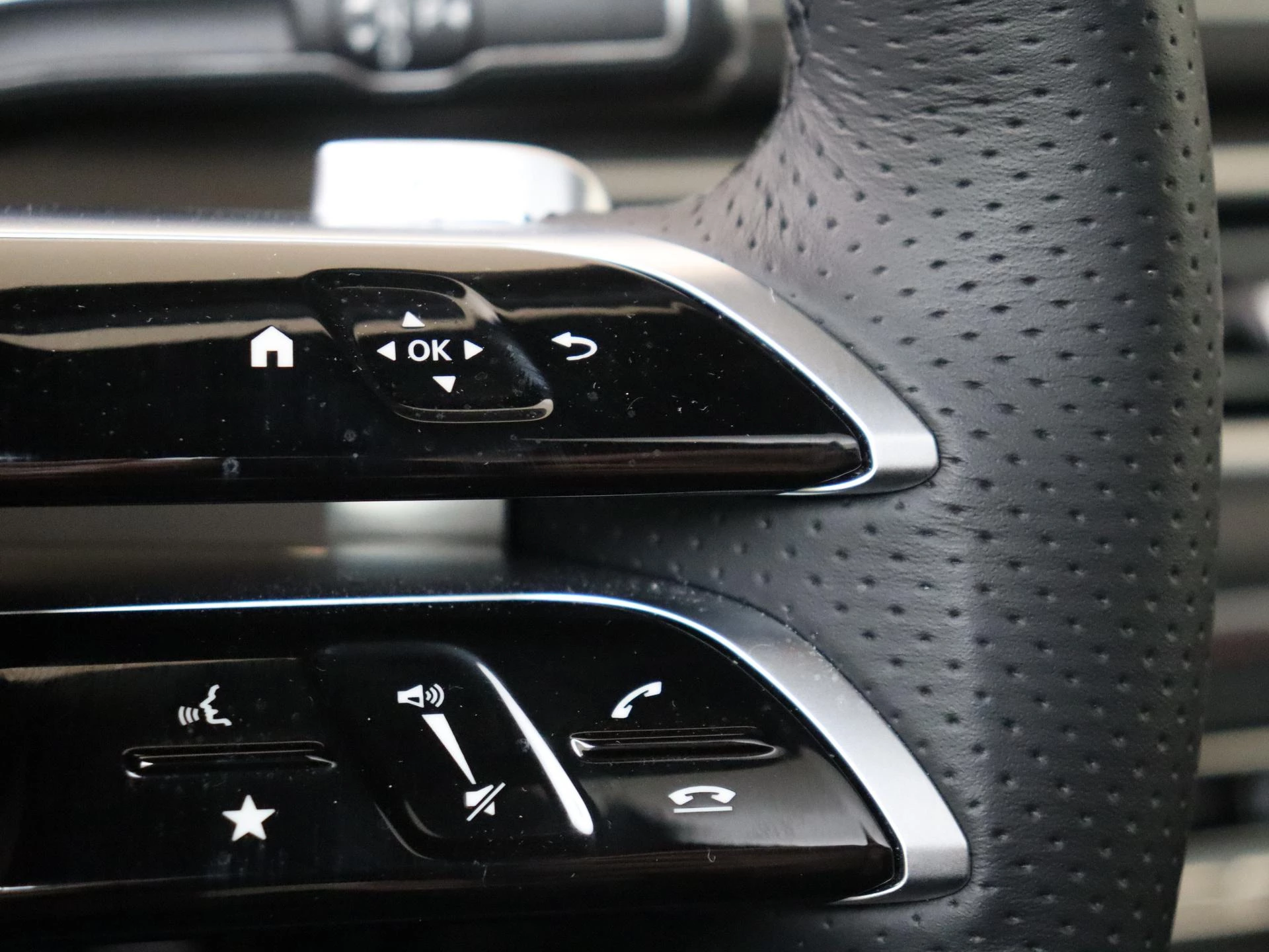 Mercedes-Benz-GLE-image-12