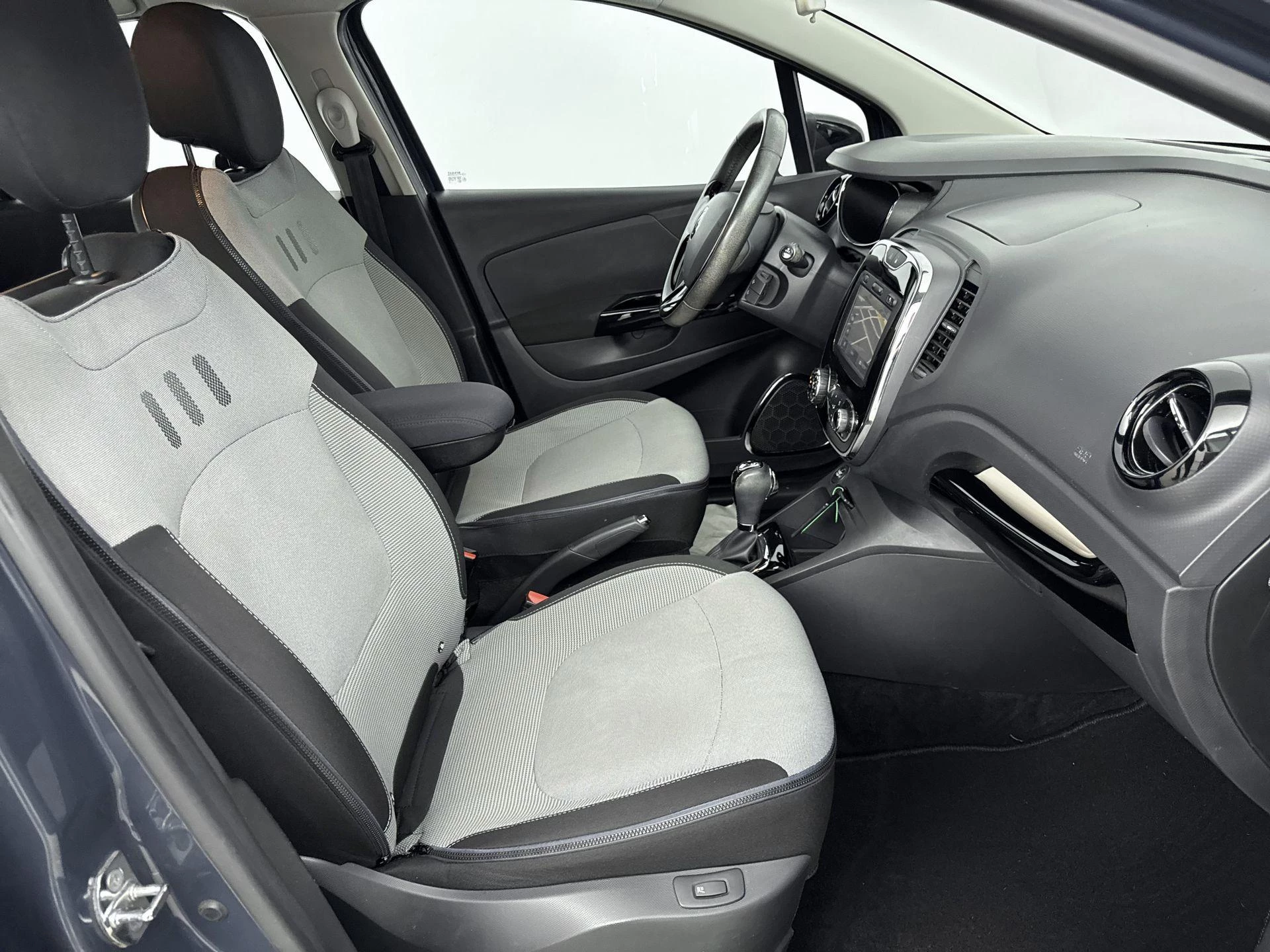 Renault-Captur-image-29