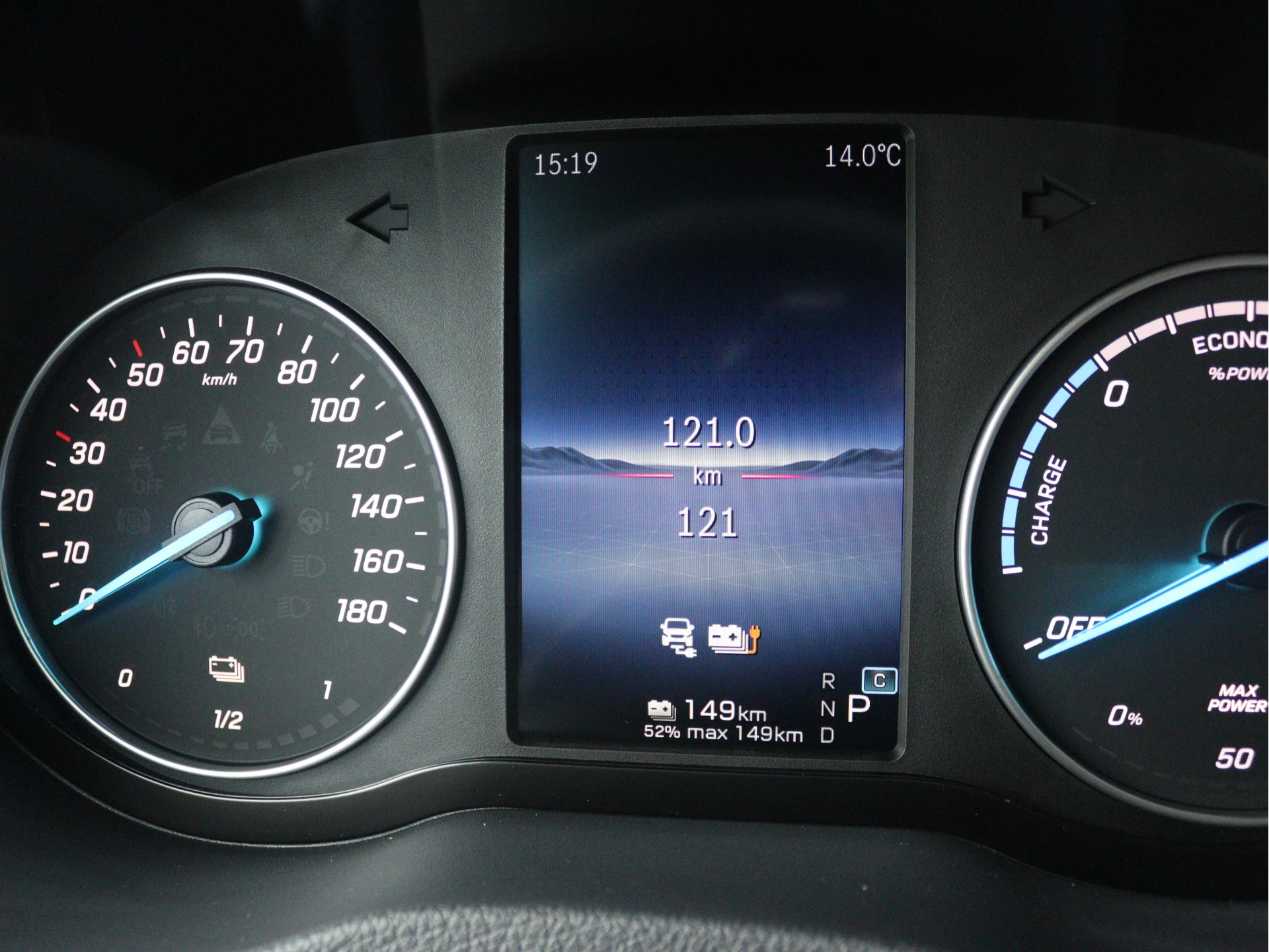 Mercedes-Benz-eSprinter-image-8