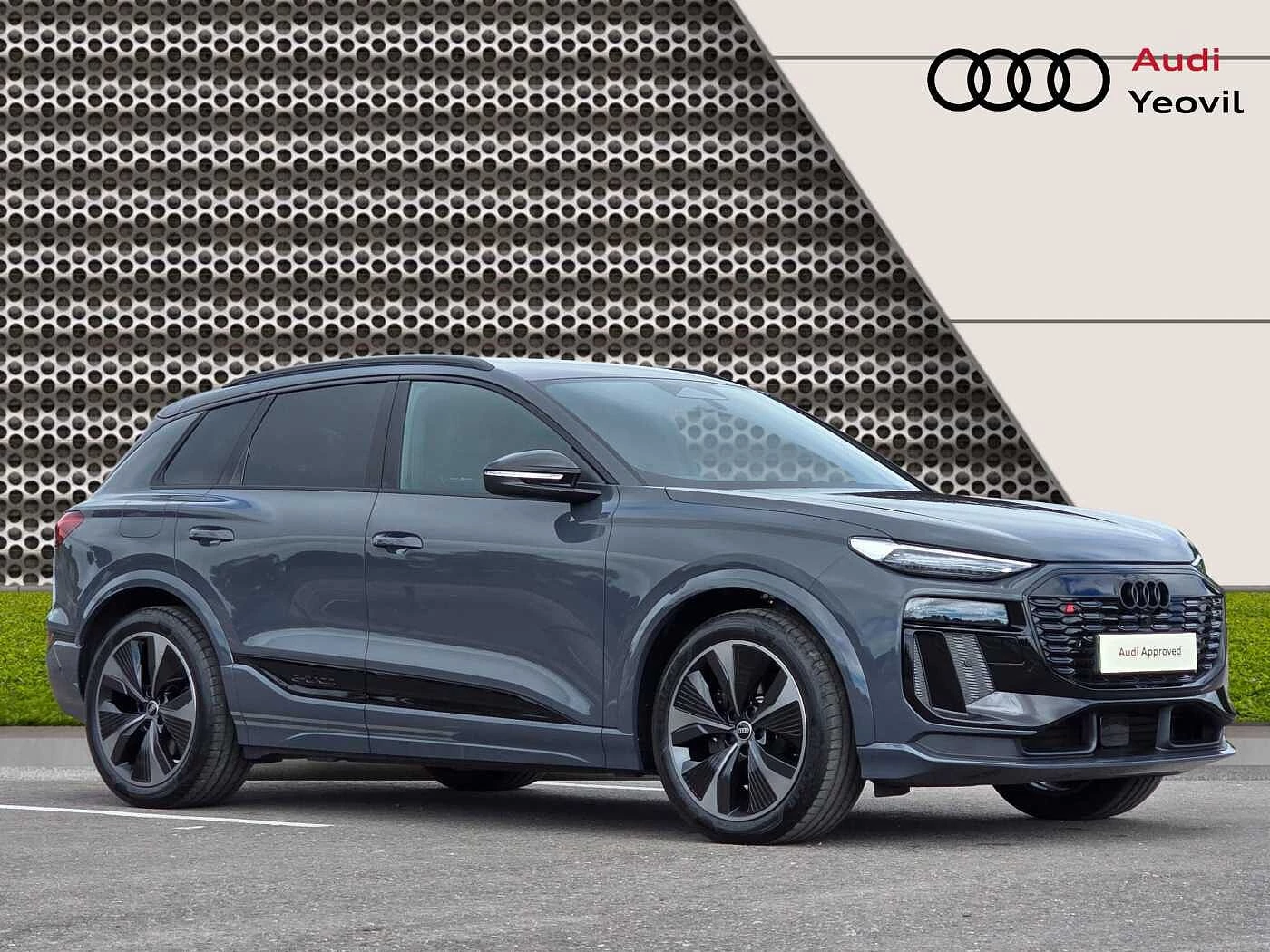 Audi-SQ6 e-tron-image-15