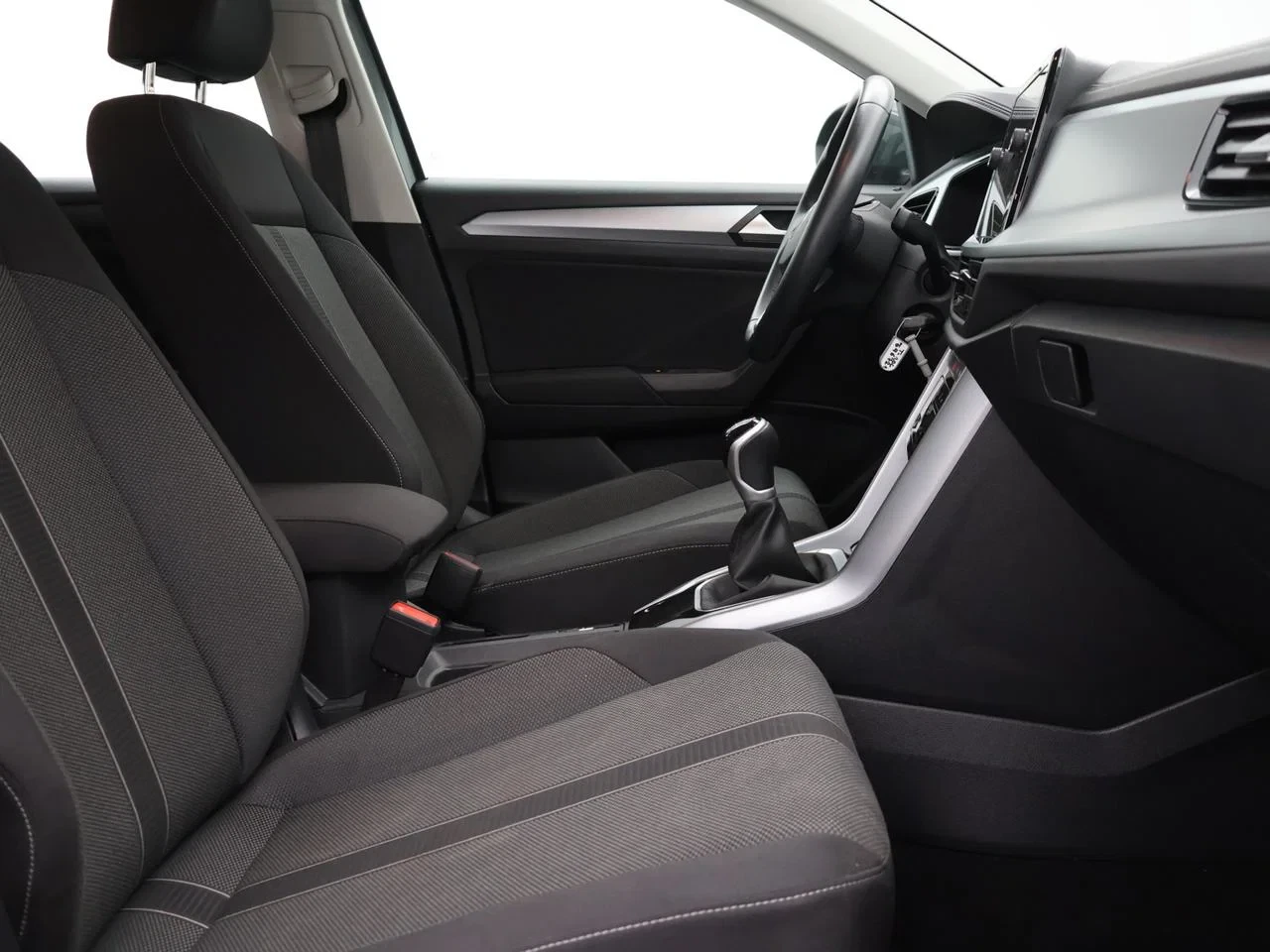 Volkswagen-T-Roc-image-20