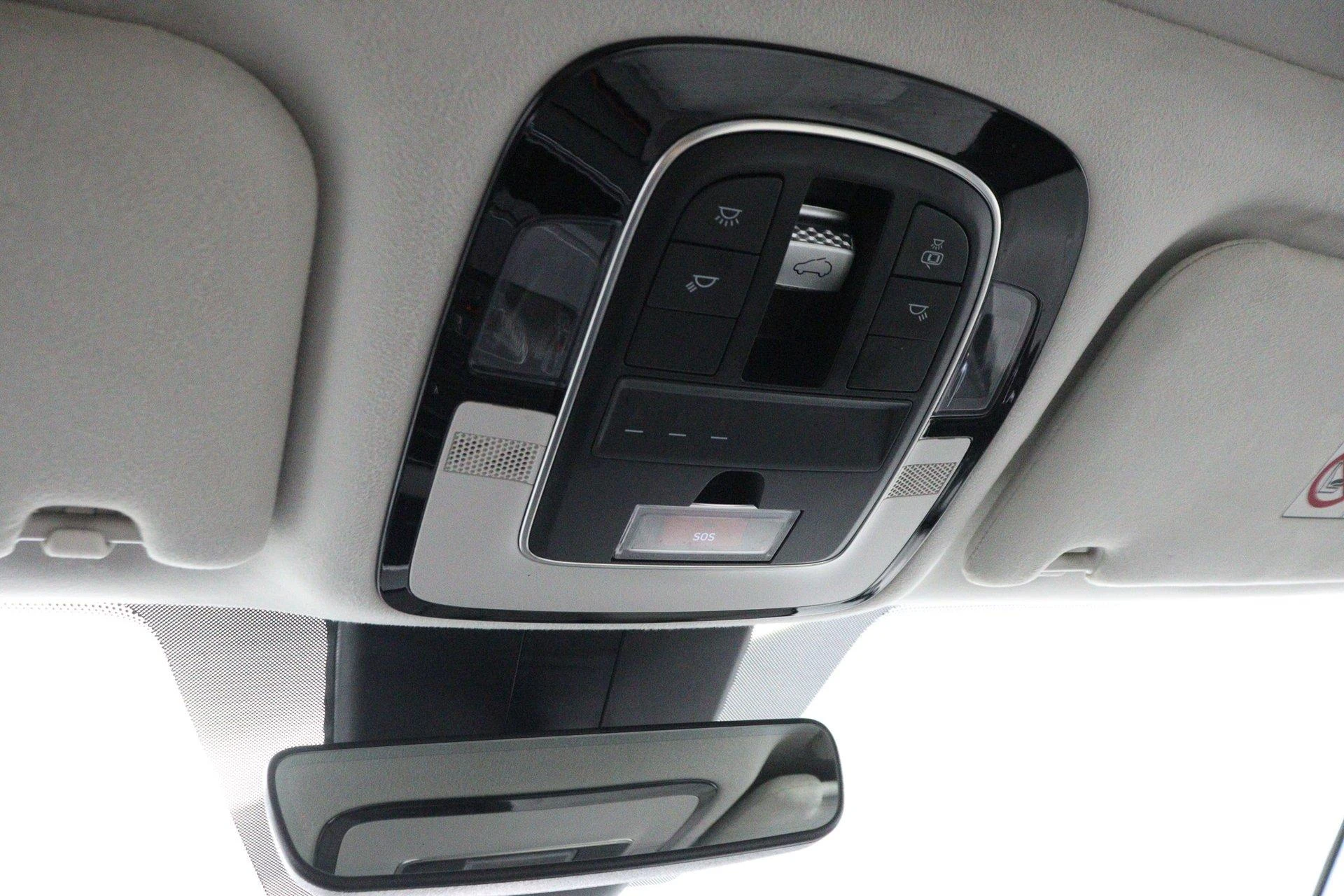 Hyundai-Santa Fe-image-24