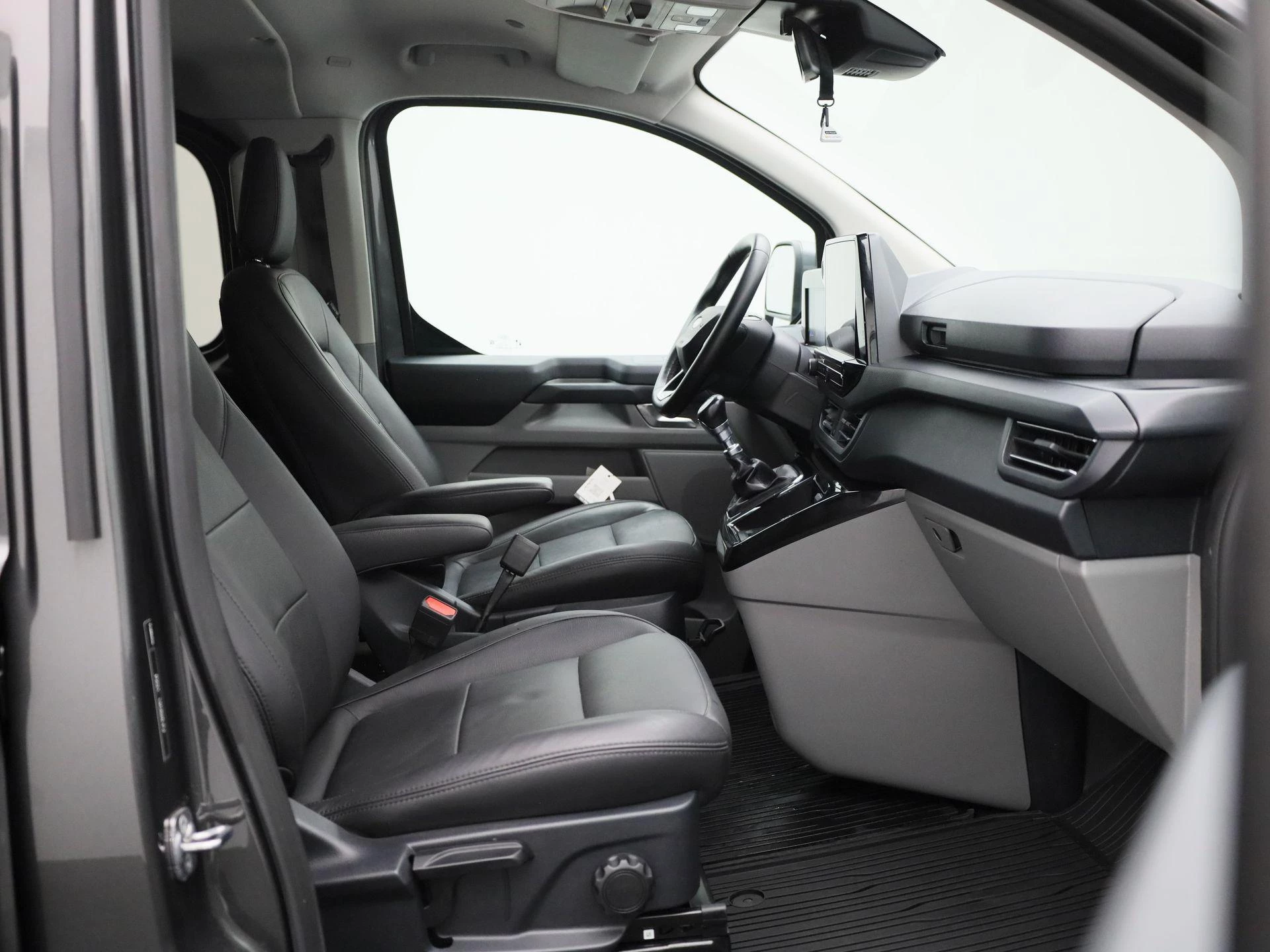 Ford-Transit Custom-image-13